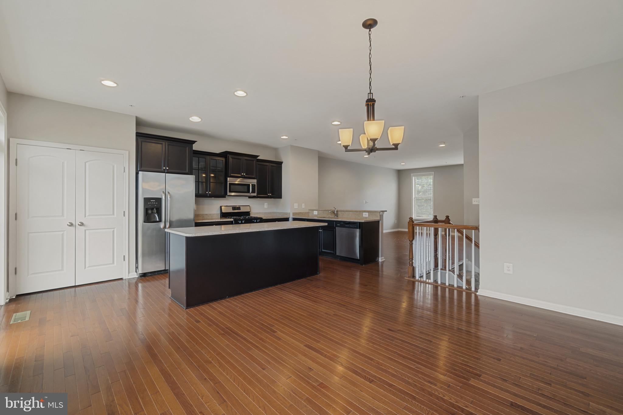 860 NANCY LYNN LANE