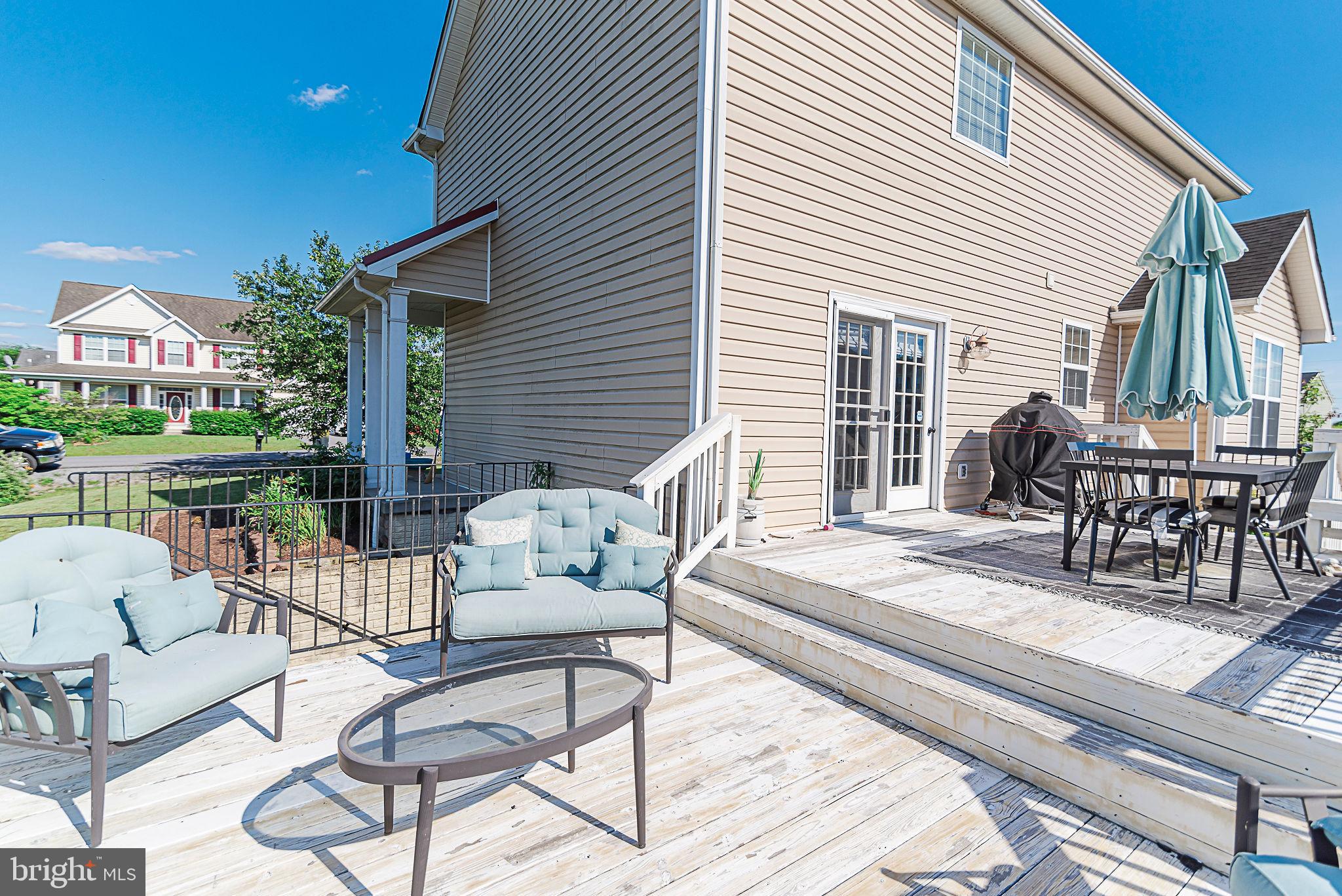 CRESTFIELD - Residential