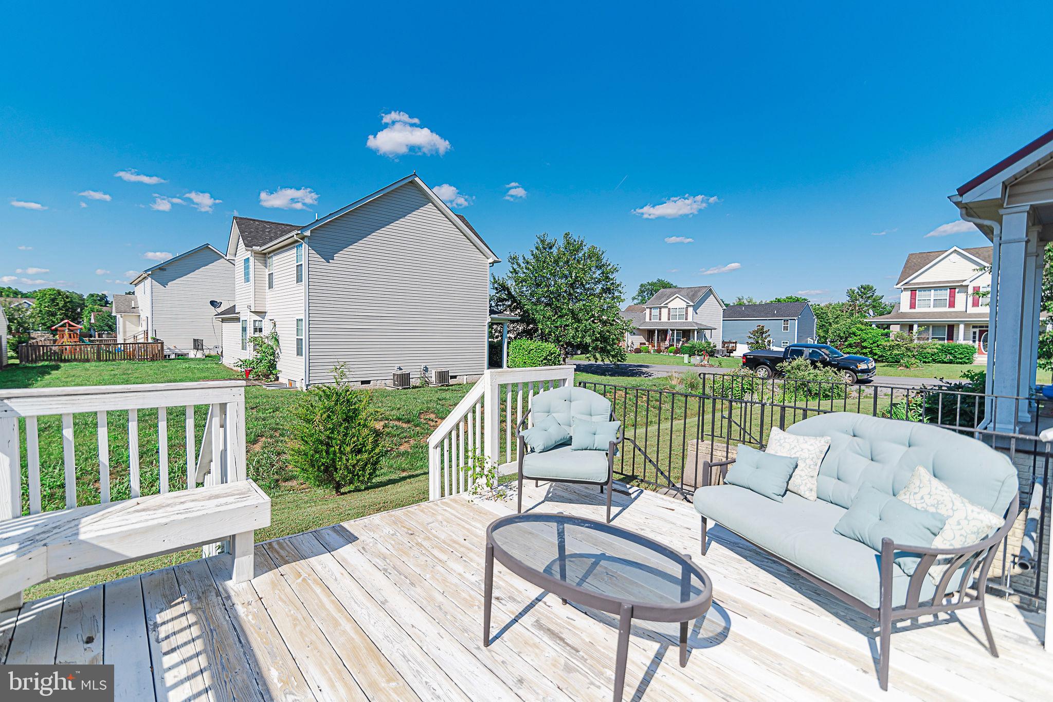 CRESTFIELD - Residential