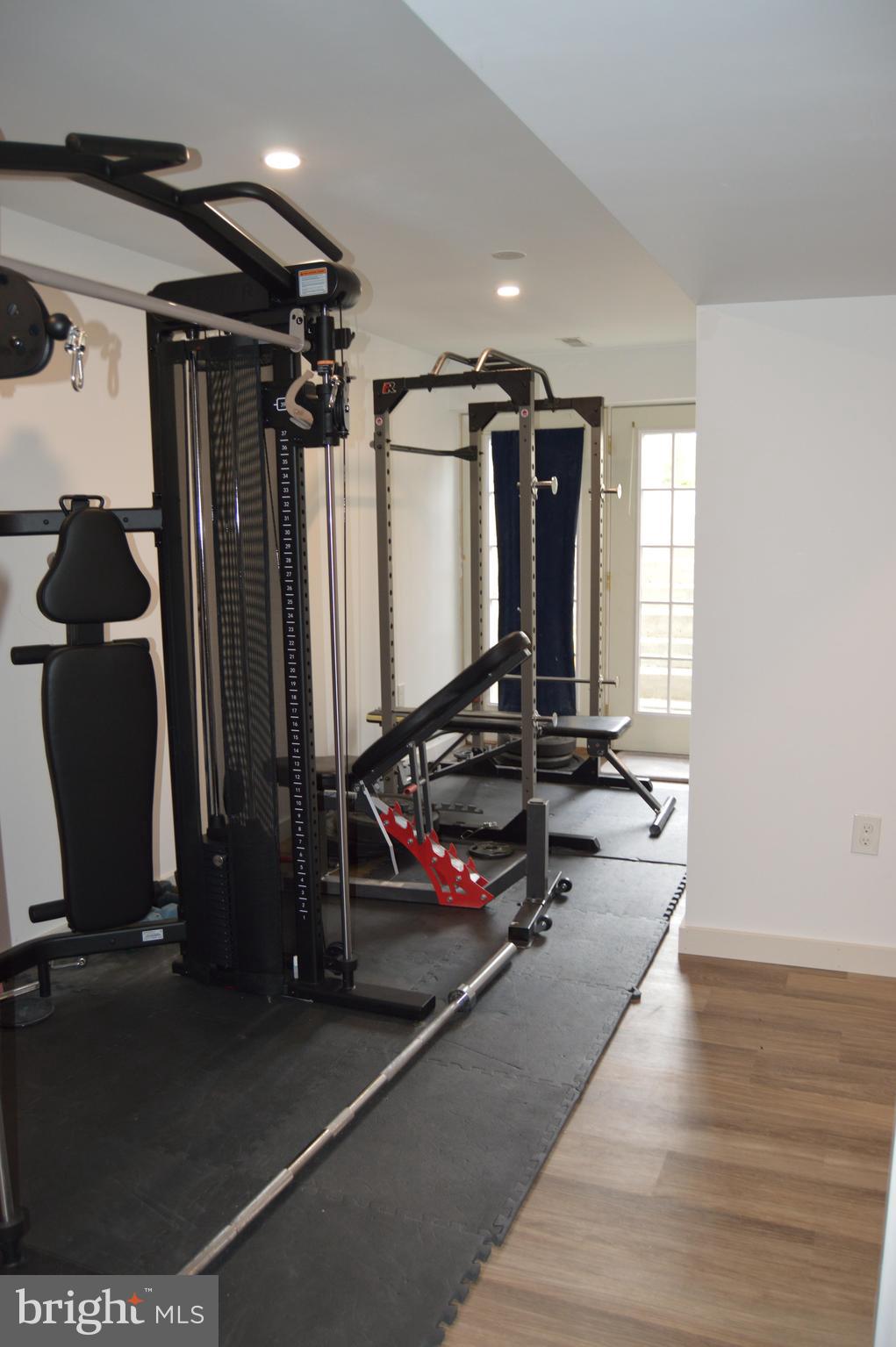 CRESTFIELD - Residential