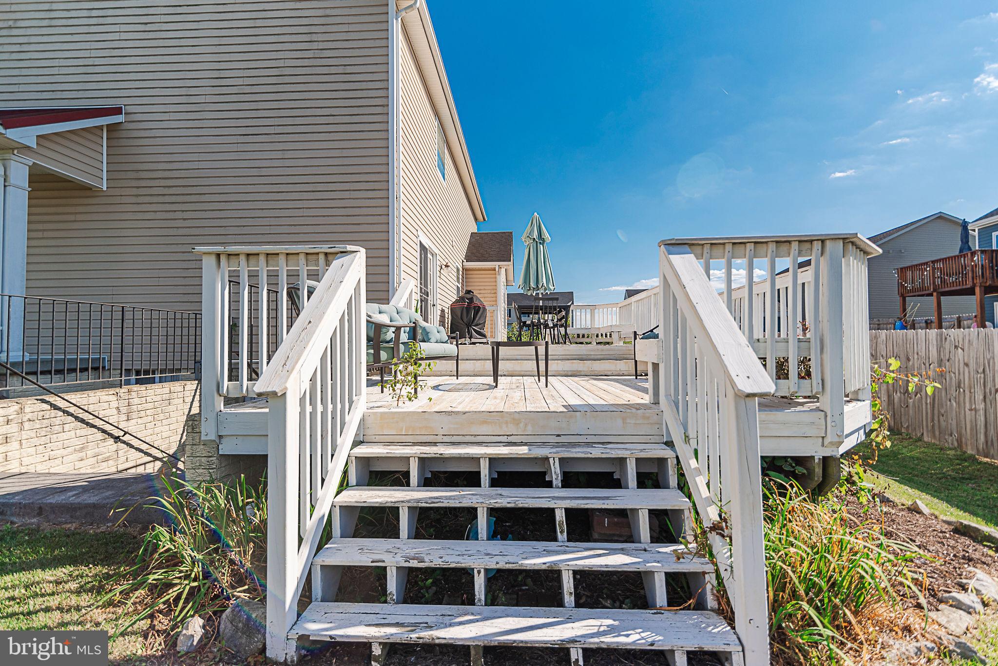 CRESTFIELD - Residential