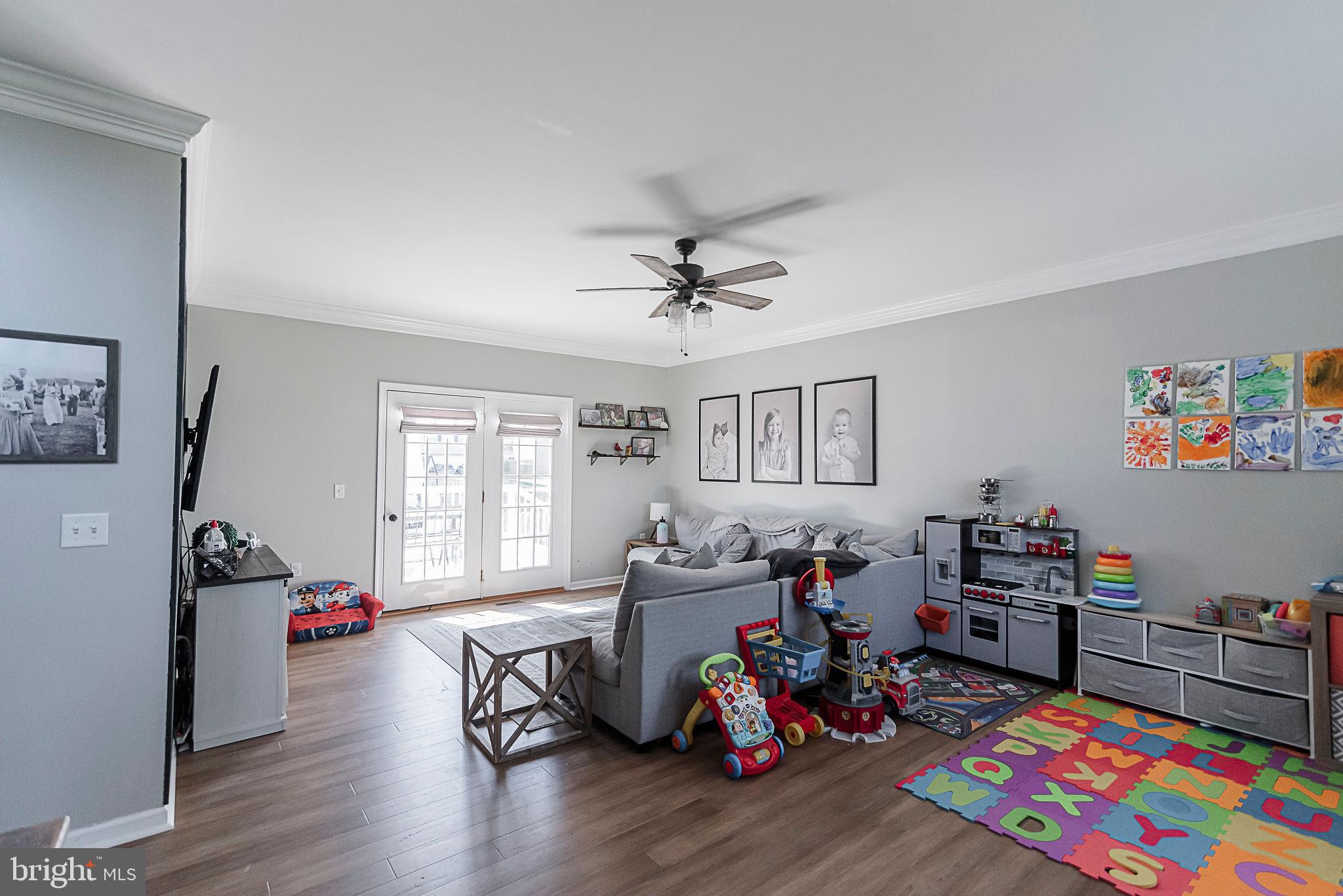 CRESTFIELD - Residential