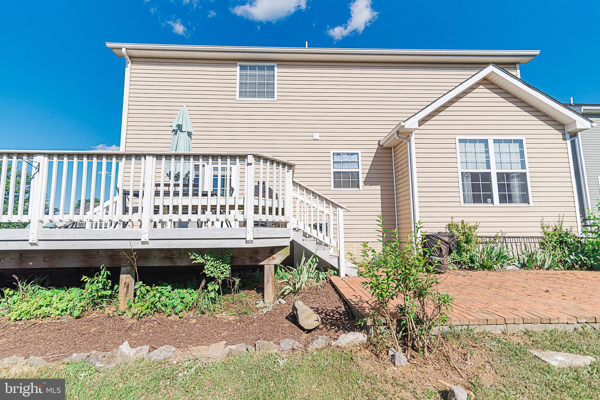 CRESTFIELD - Residential