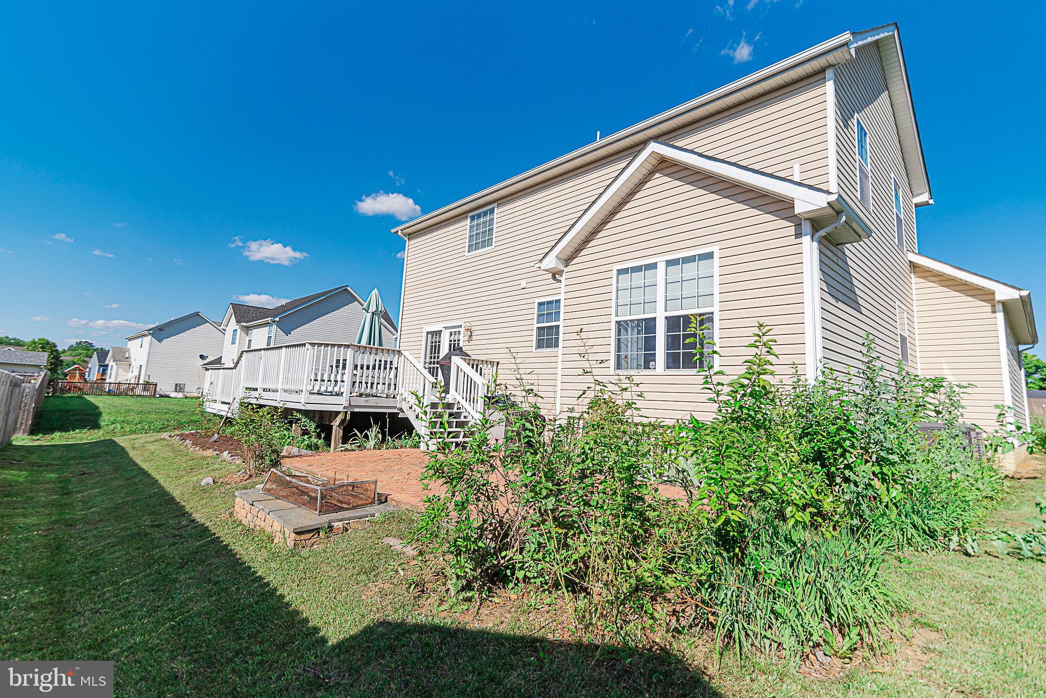 CRESTFIELD - Residential