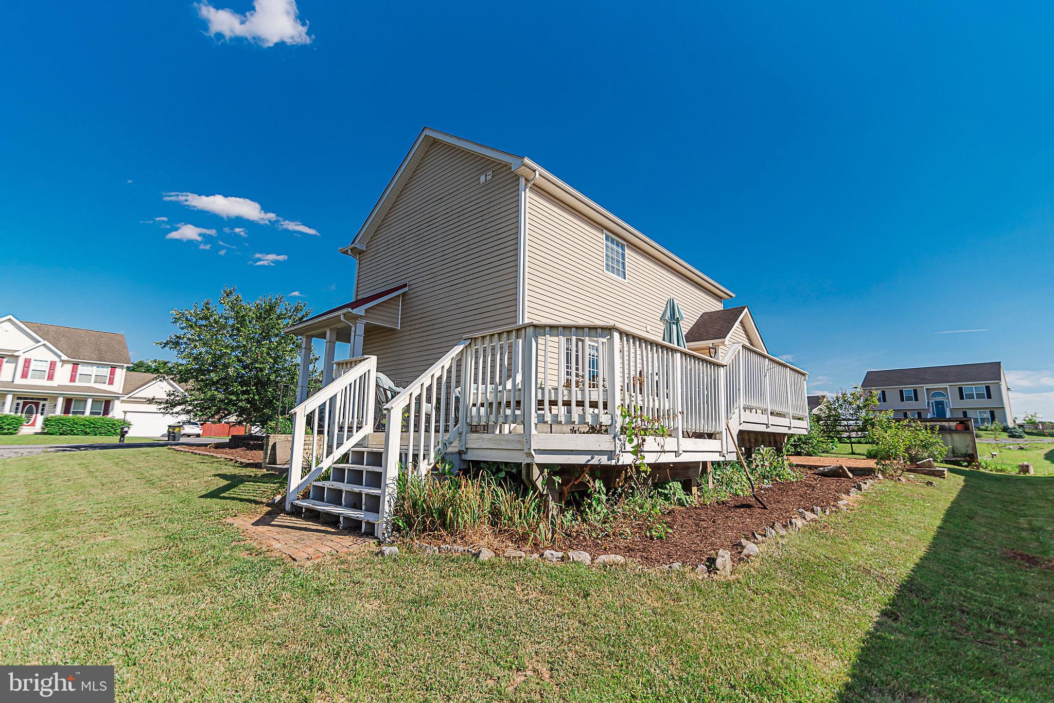 CRESTFIELD - Residential