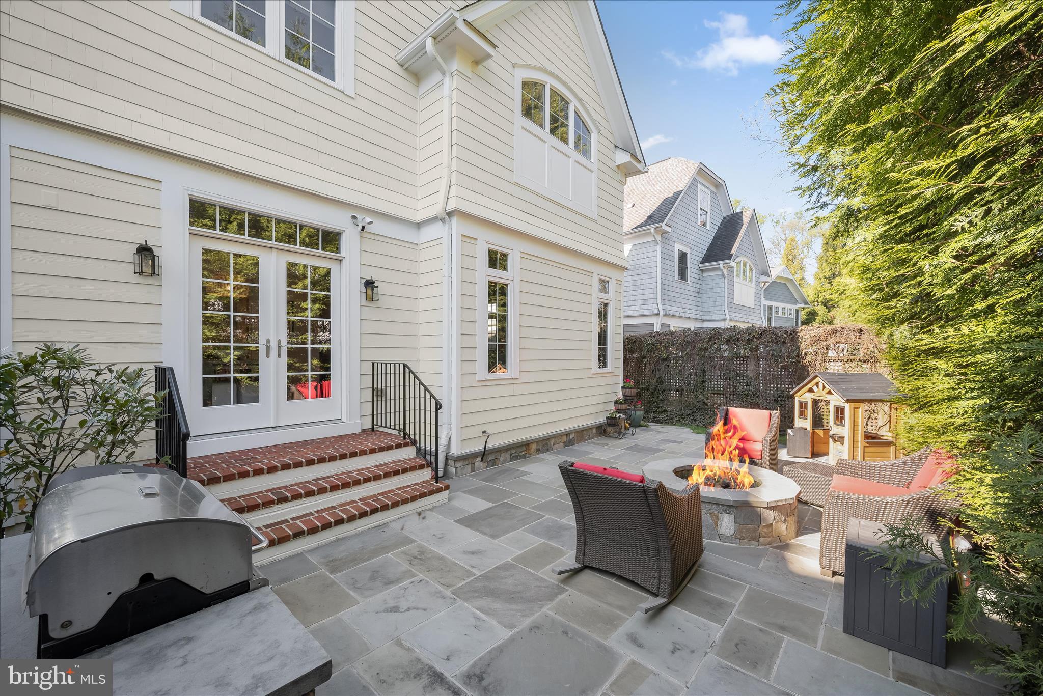 BRADLEY HILLS - Residential