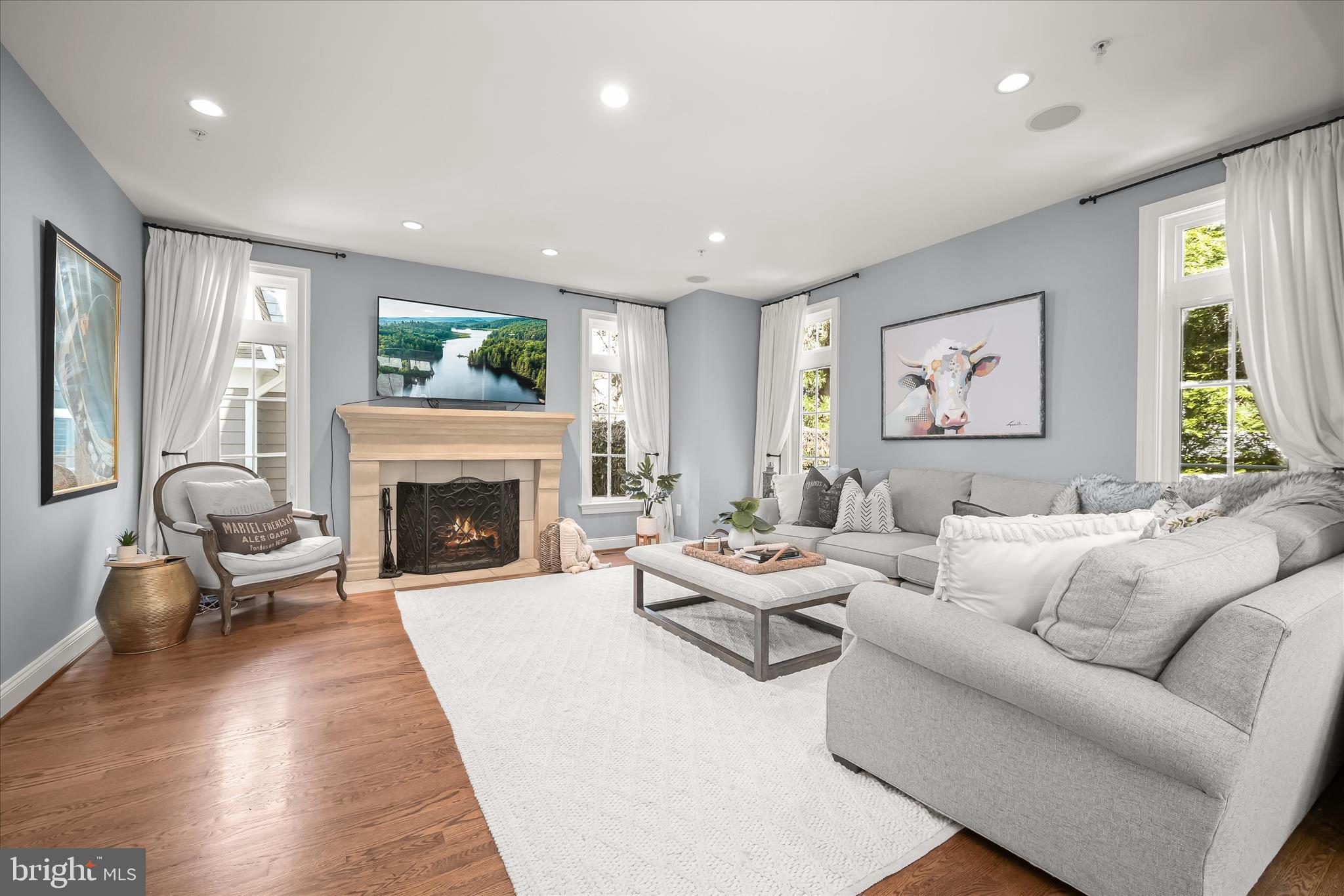 BRADLEY HILLS - Residential