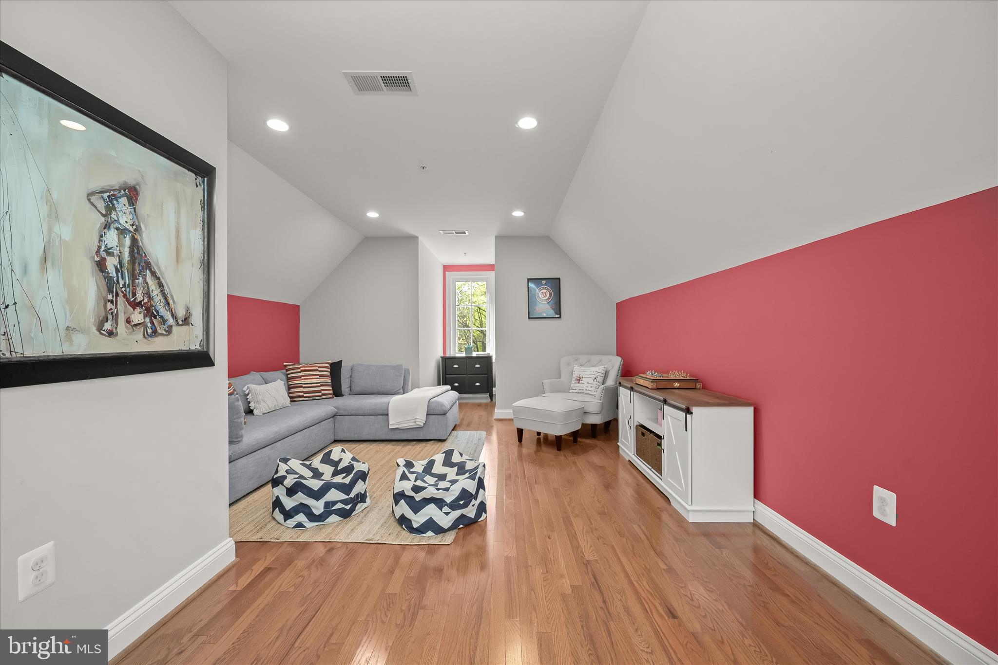 BRADLEY HILLS - Residential