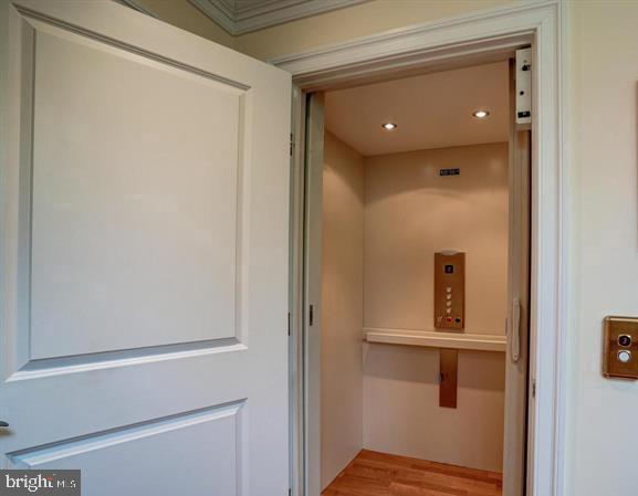 BRADLEY HILLS - Residential