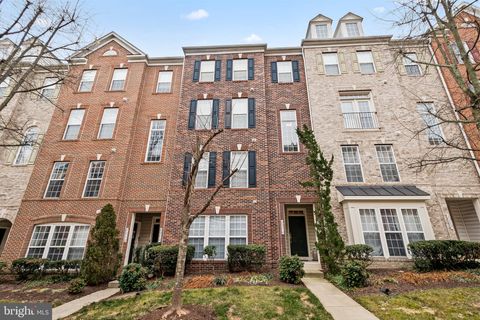 Photo of 2218 Margraf Circle, WOODBRIDGE, VA 22191 (MLS # VAPW2111576)