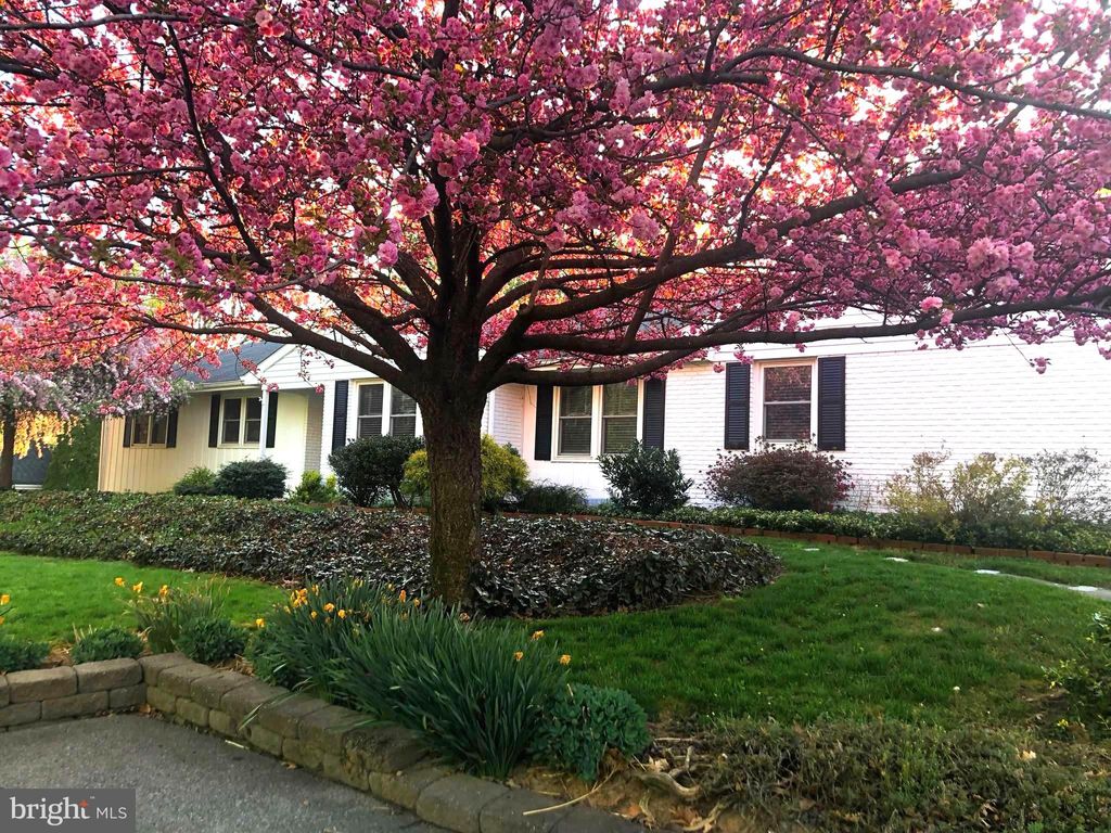 Photo of 2365 Fruitville Pike, Lancaster, PA 17601 (MLS # PALA2042286)