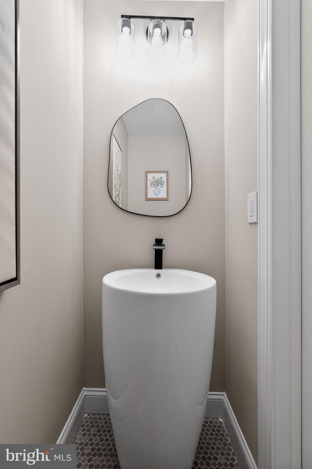 POINT BREEZE - Residential