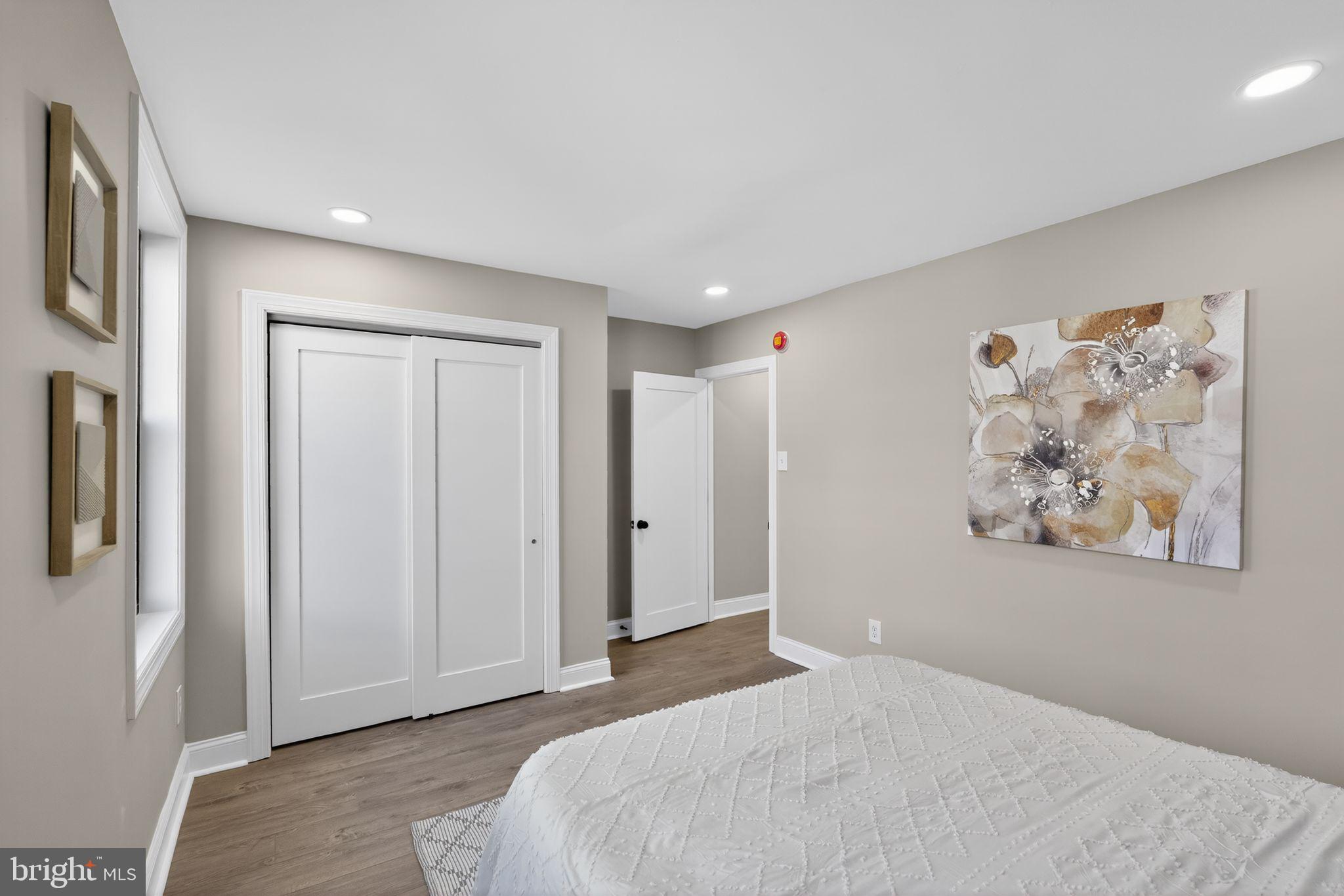 POINT BREEZE - Residential