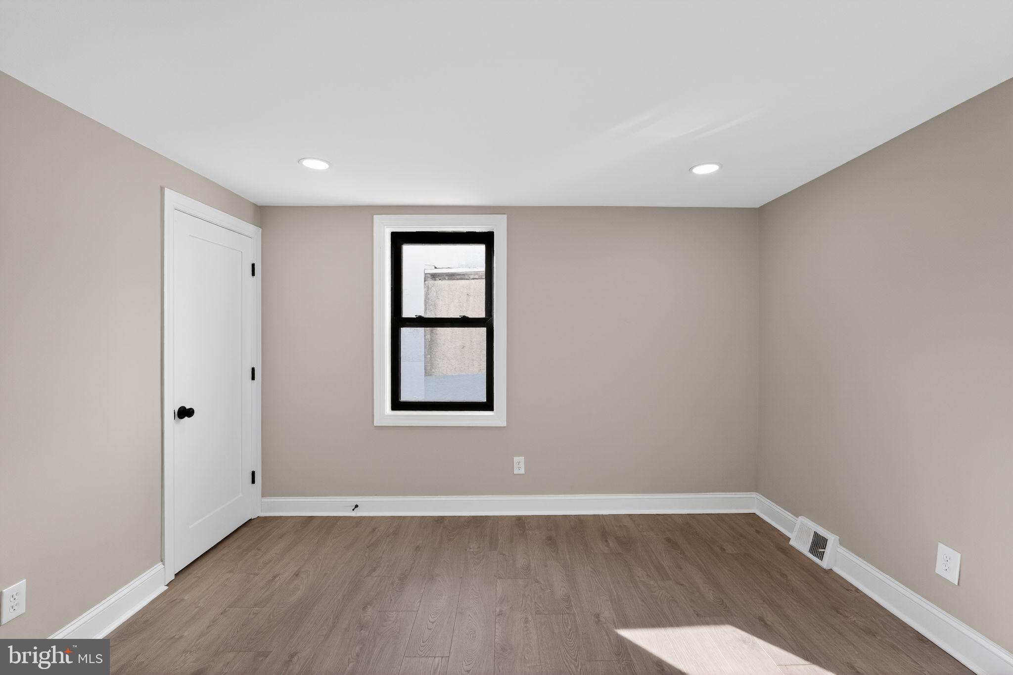 POINT BREEZE - Residential