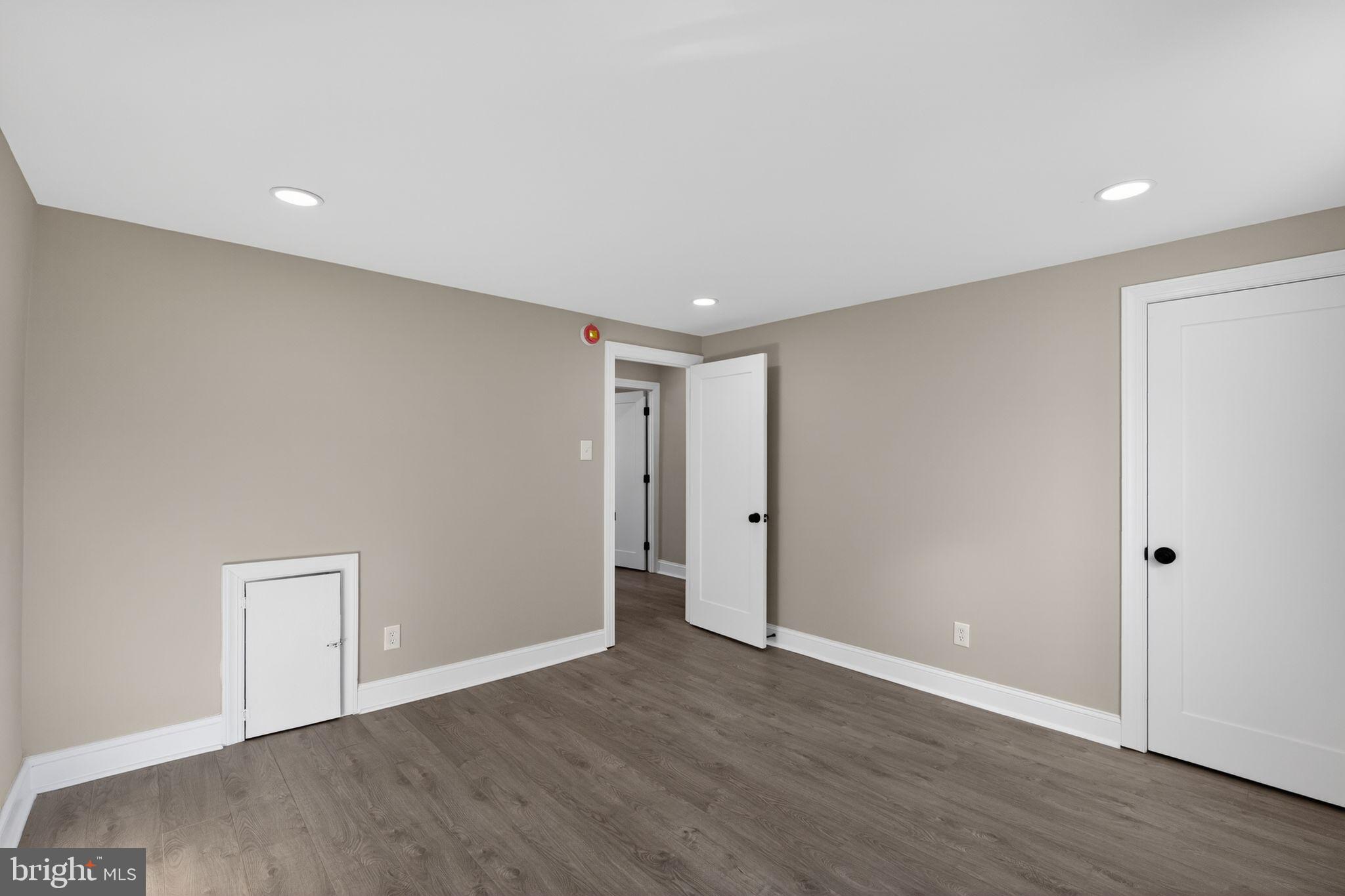 POINT BREEZE - Residential