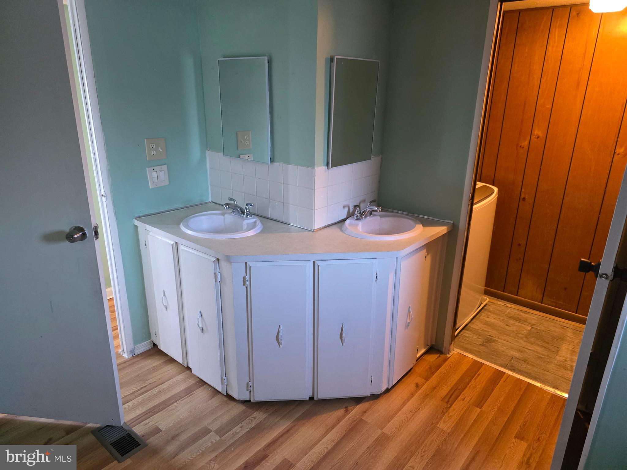 HARFORD VILLAGE - Residential