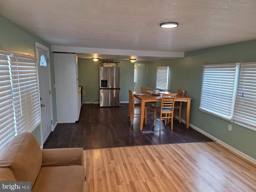 🏡 Charming Mobile Home in Harford Village – Edgewood, MD
Welcome to this well-maintained mobile home located in the desirable Harford Village community! This cozy property features:
🛏️ 2 Bedrooms
🛁 1 Full Bathroom
🍽️ Spacious Kitchen
🛋️ Comfortable Living Room
🧺 Laundry Area
The home offers an open layout with great natural light, a functional floor plan, and updated flooring throughout the main living areas. The kitchen flows nicely into the dining space, perfect for everyday living and entertaining.
Conveniently located near shopping, dining, and major routes, making commuting easy.