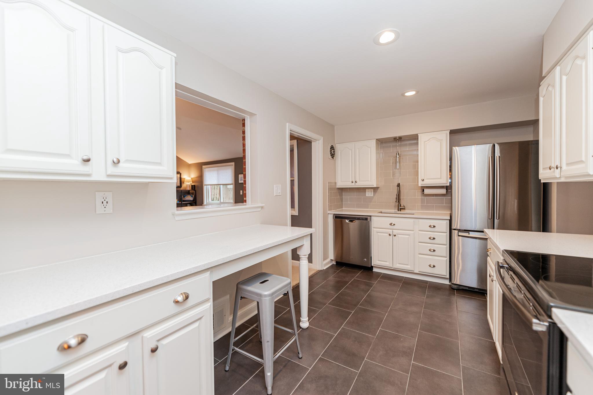 BROYHILL CREST - Residential