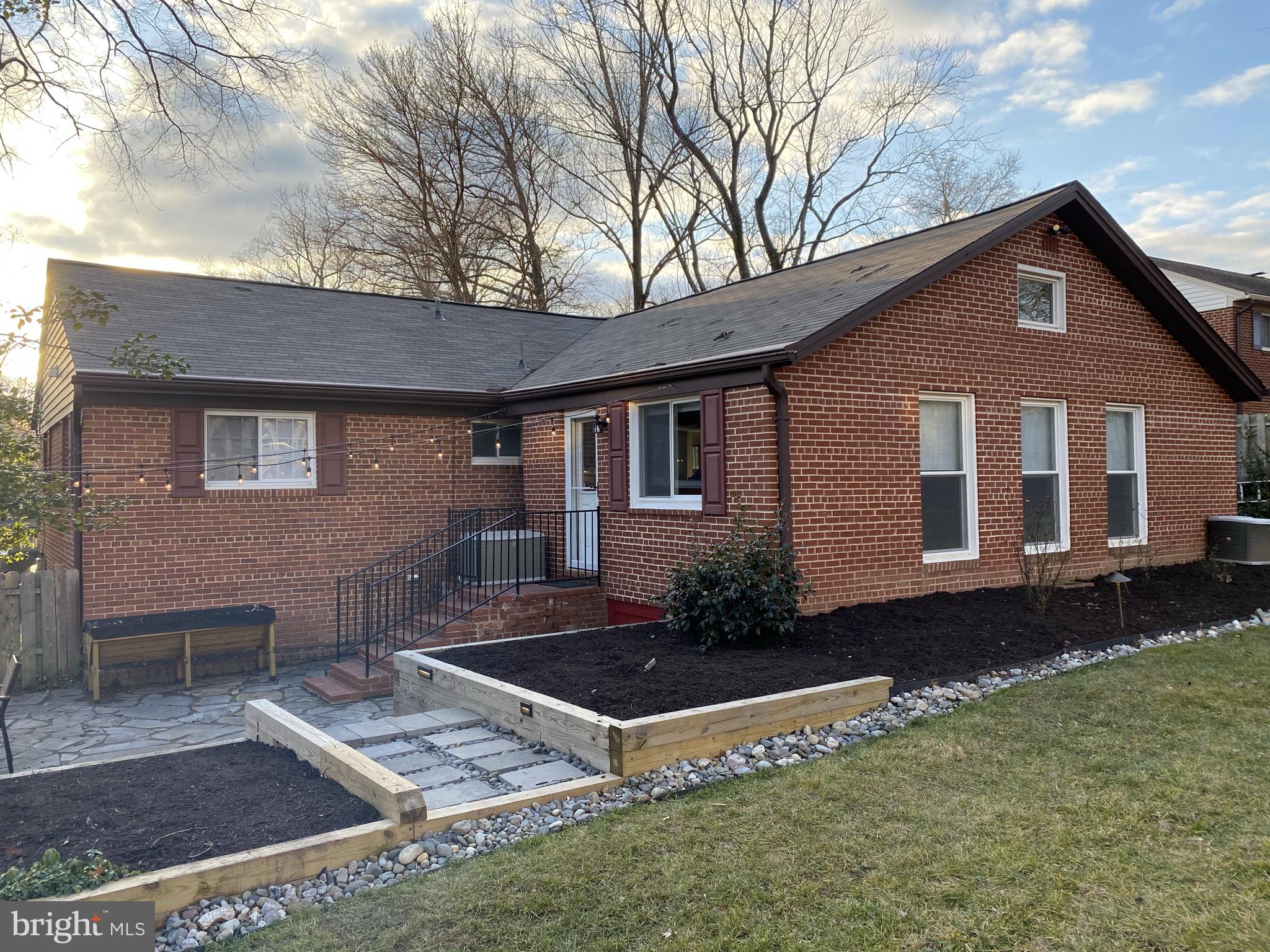 BROYHILL CREST - Residential