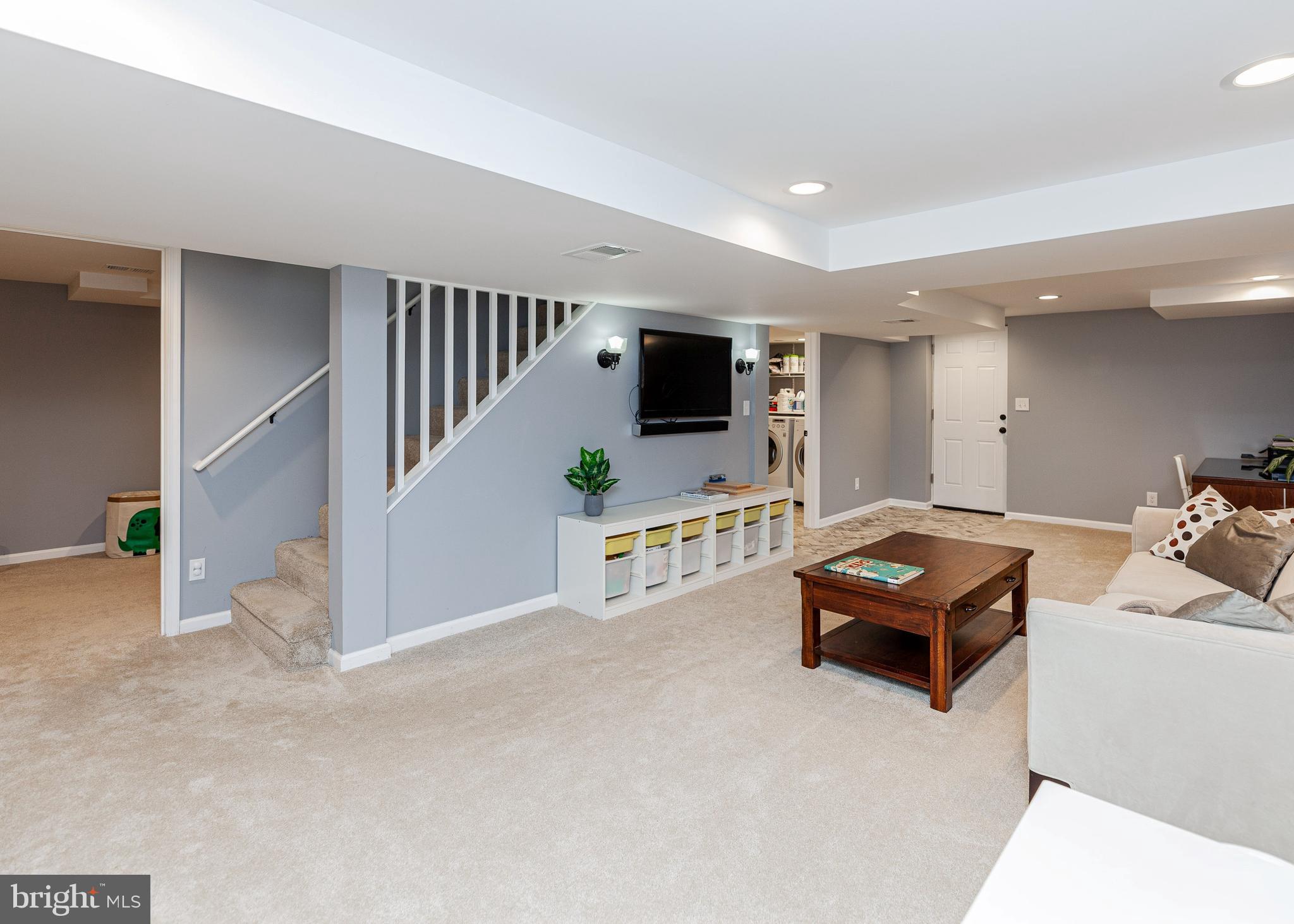 BROYHILL CREST - Residential