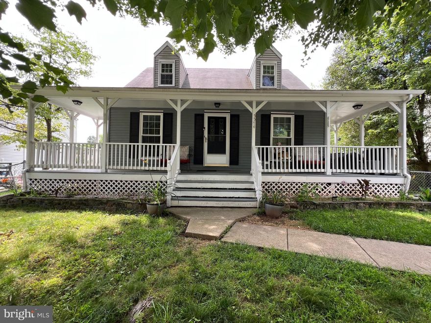 Looking for a home with a first floor bedroom and full bathroom that needs some TLC and your special touch? This charming Cape Cod style home features 3 bedrooms and 3 full bathrooms.  Enjoy sitting on the porch drinking lemonade or on the back deck having dinner.  The kitchen has white cabinets and corian countertops, appliances in a gas range.  The recreation room has sliding glass doors to  access the backyard.  The fenced in huge backyard is great for entertaining and making it into your own oasis!!!!!   THIS PROPERTY AND THE SHED ARE BING SOLD AS-IS.

Nearby Military Base:Marine Corps Base Quantico