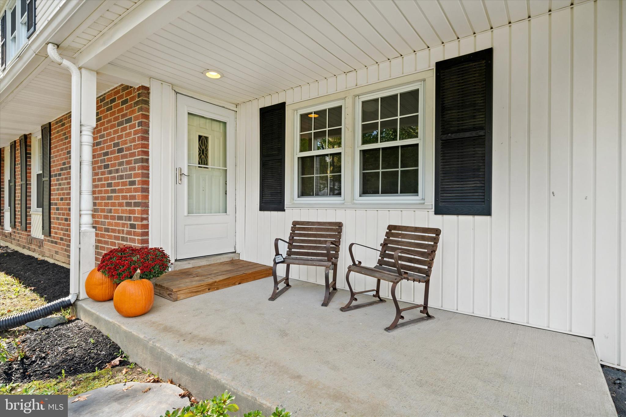 3347 ALTAMONT DRIVE