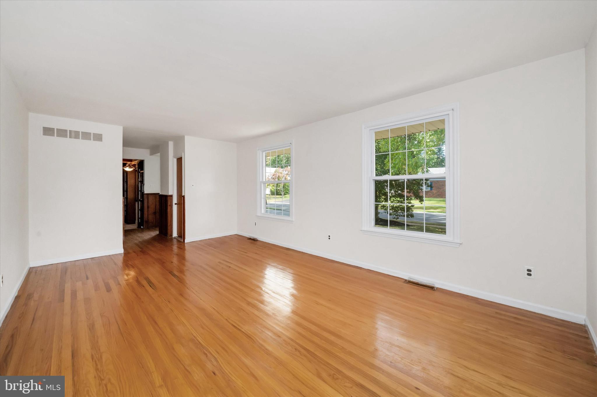 3347 ALTAMONT DRIVE