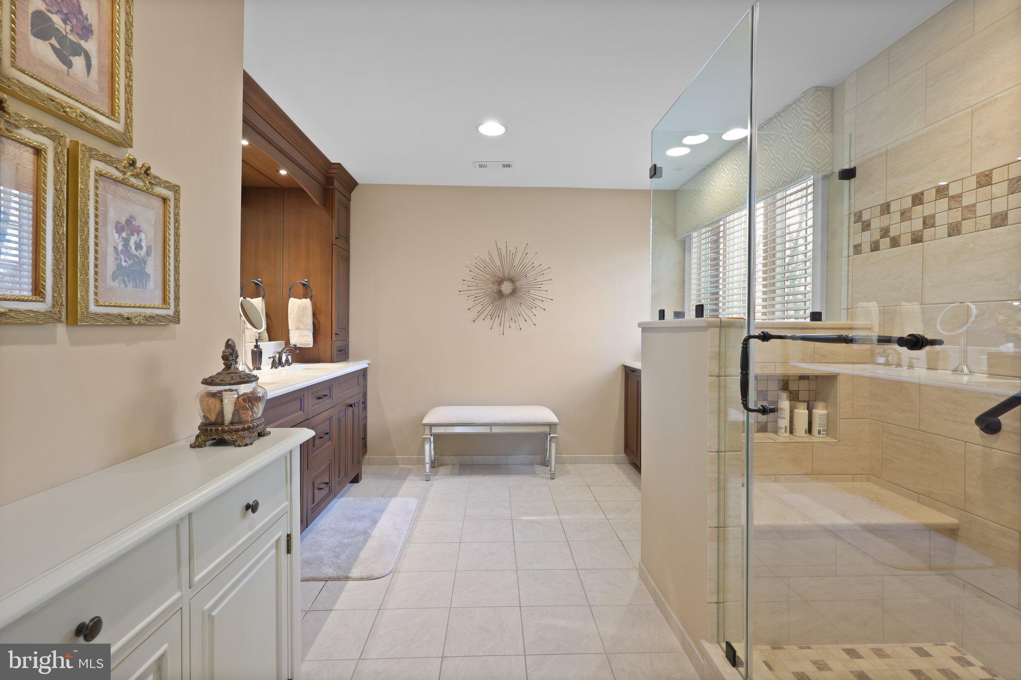 DELANCEY COURT - Residential