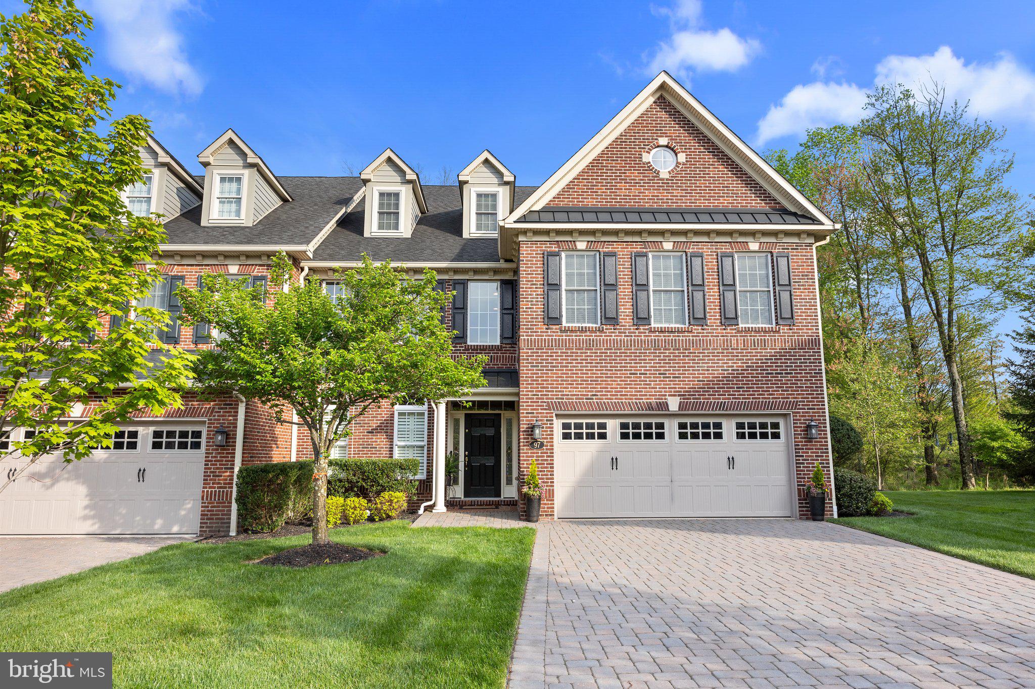 DELANCEY COURT - Residential