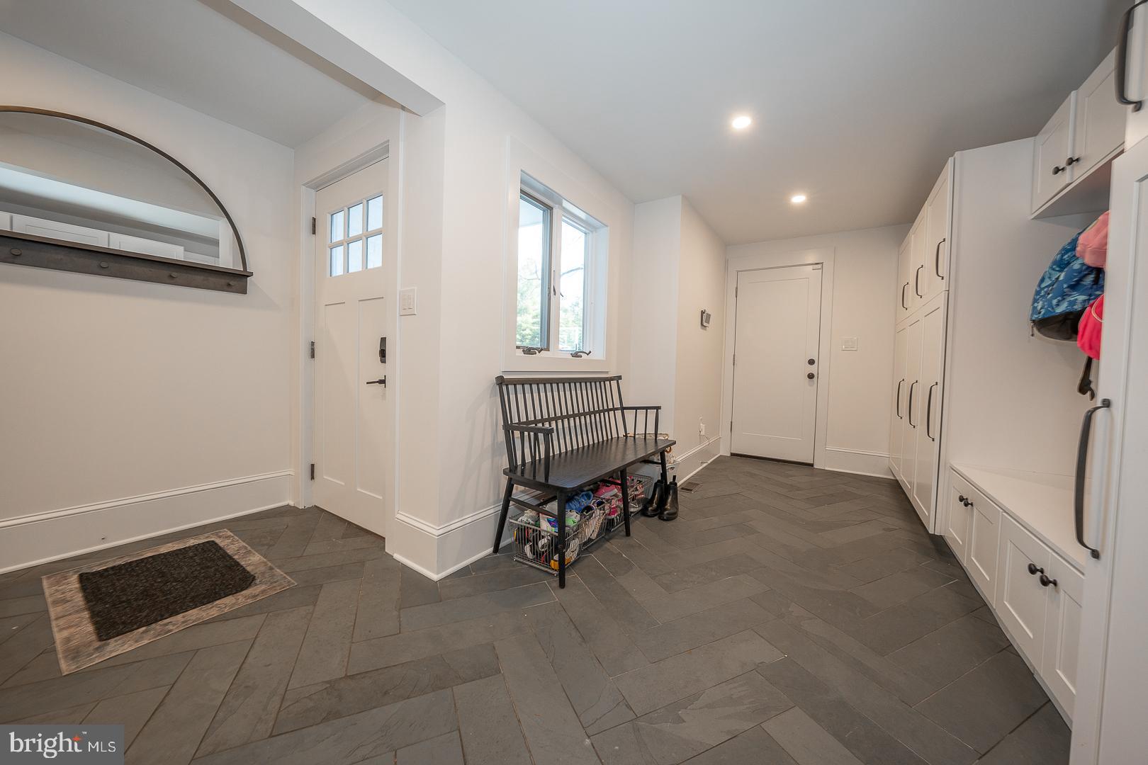 GLADWYNE - Residential