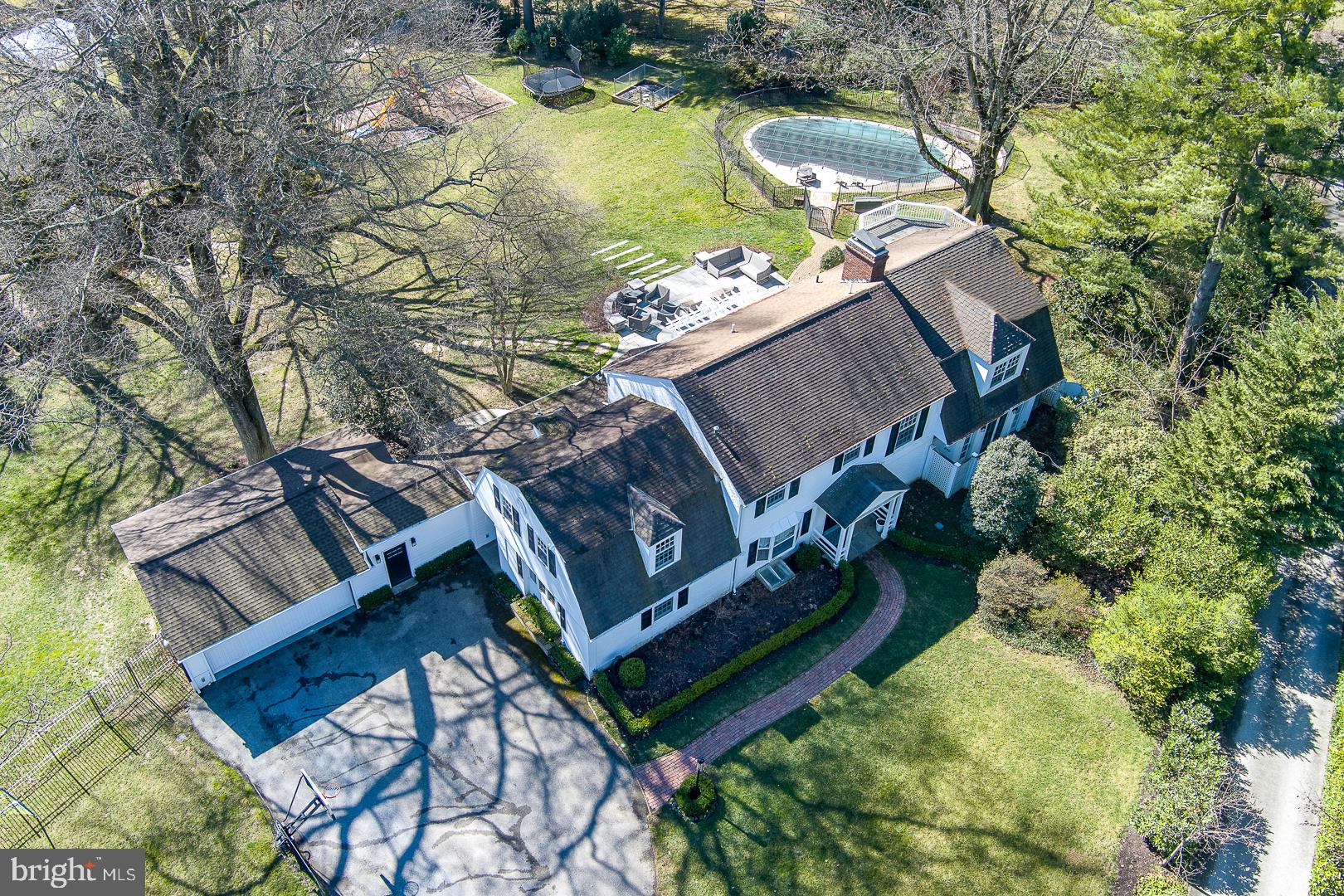 GLADWYNE - Residential