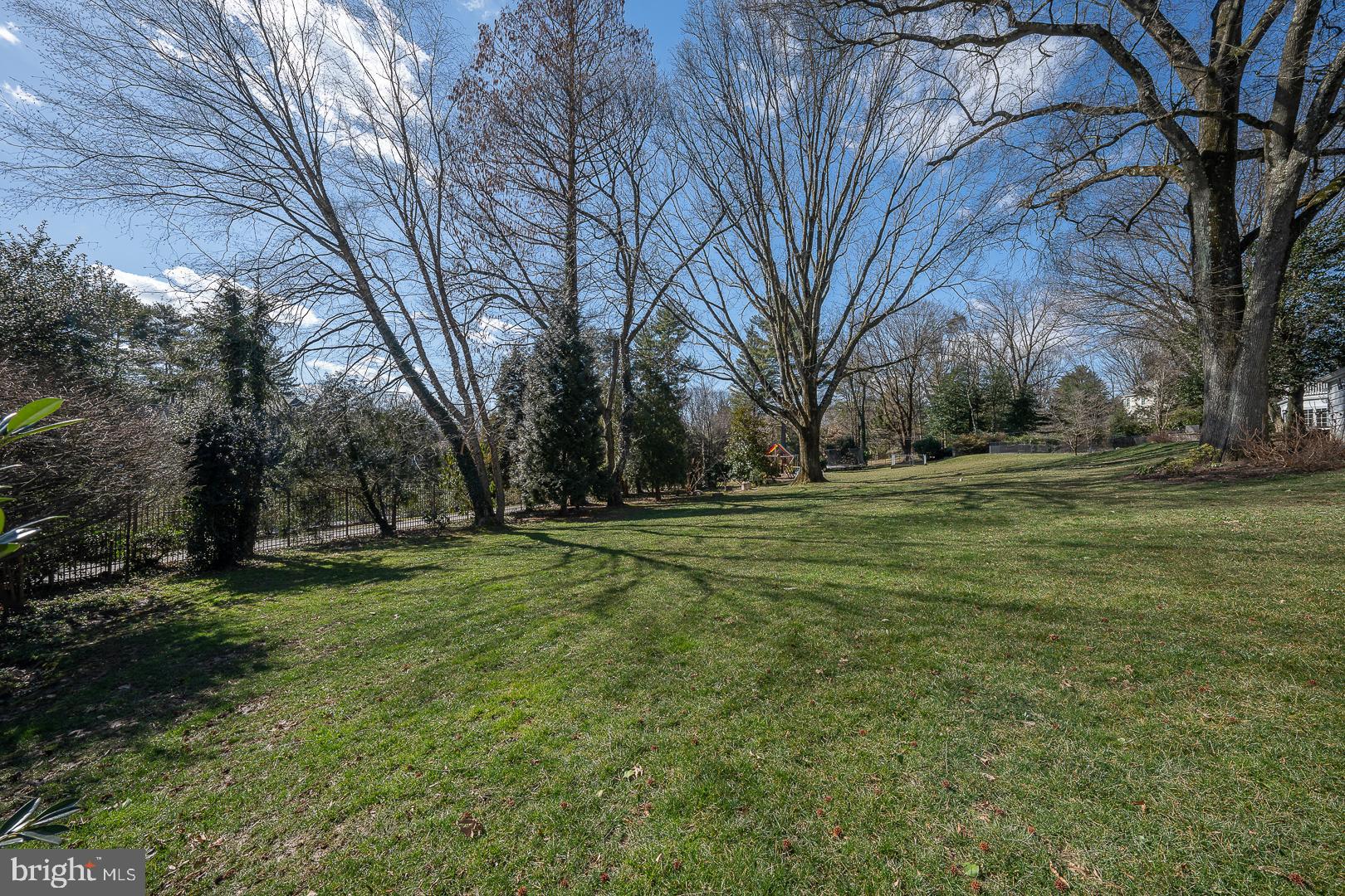 GLADWYNE - Residential