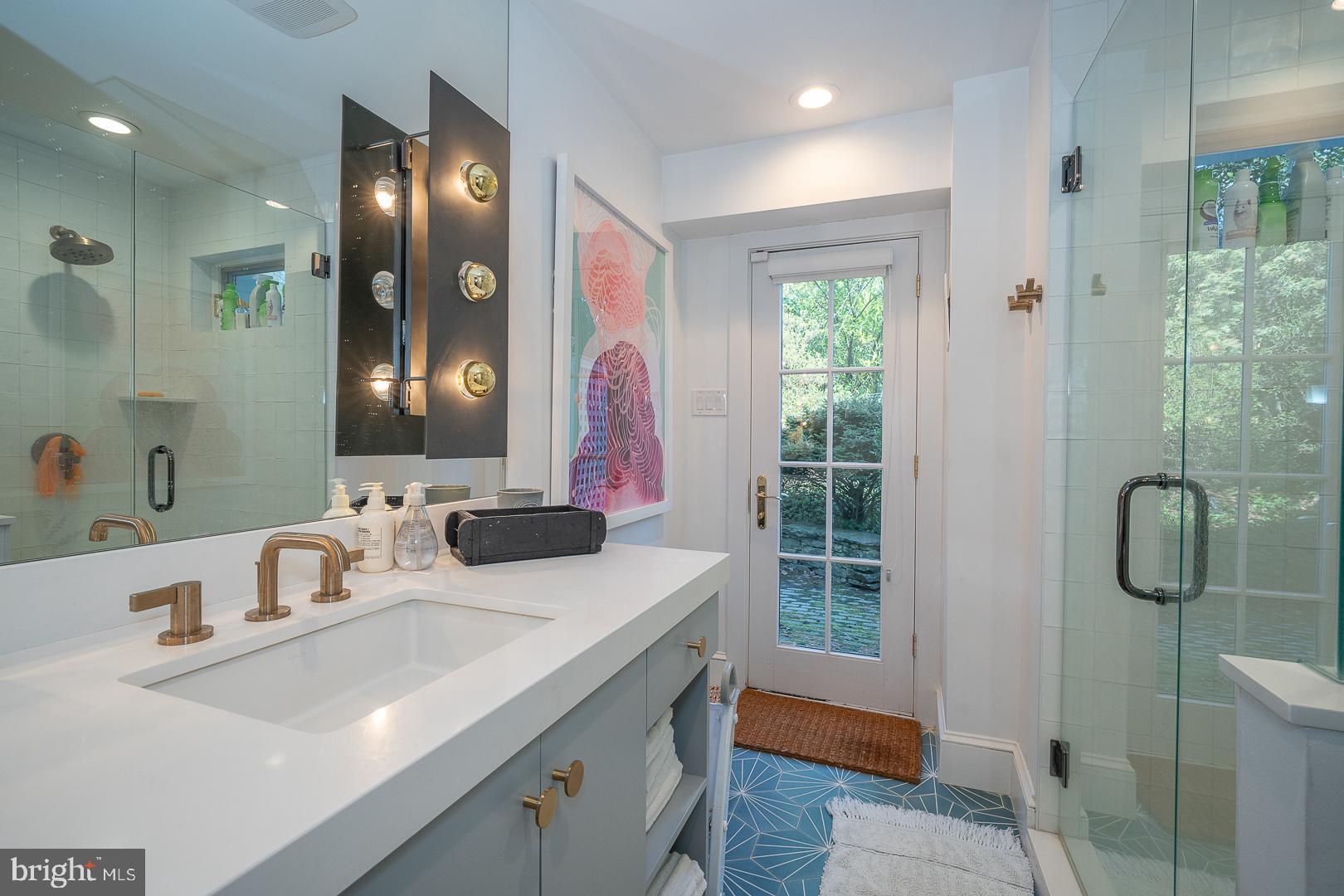 GLADWYNE - Residential