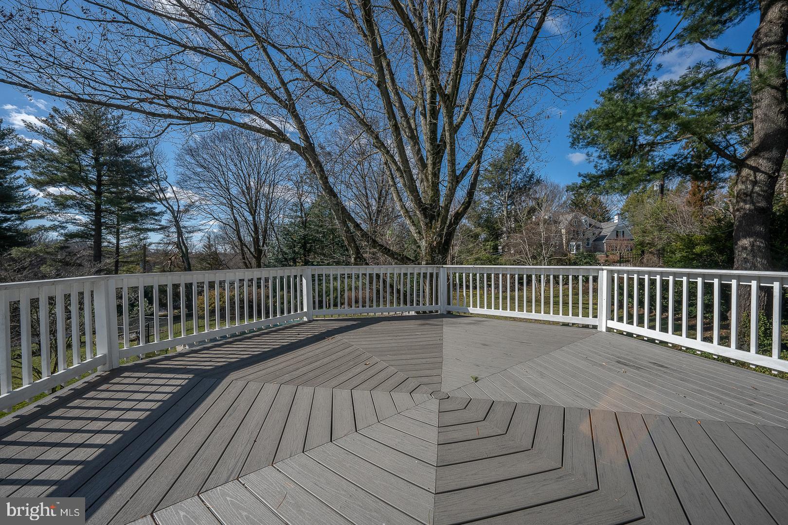 GLADWYNE - Residential