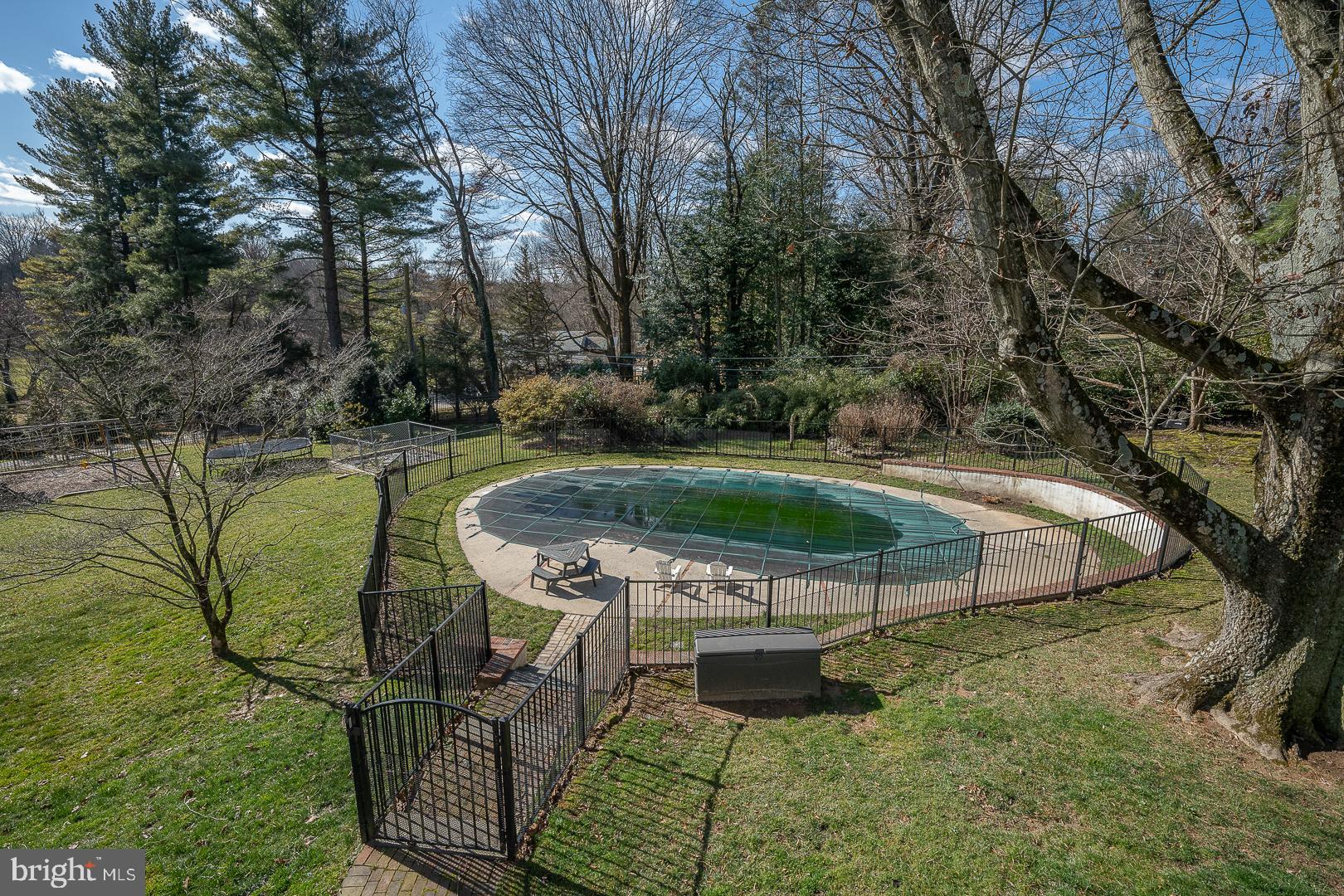 GLADWYNE - Residential