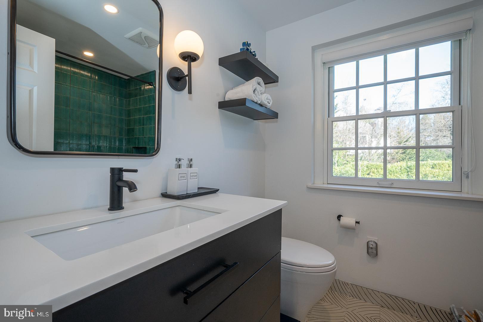 GLADWYNE - Residential