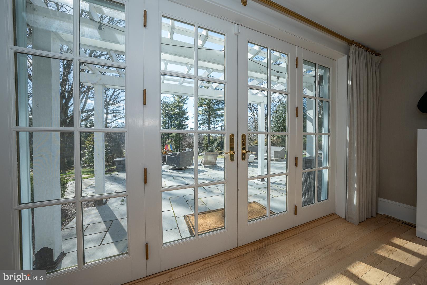 GLADWYNE - Residential