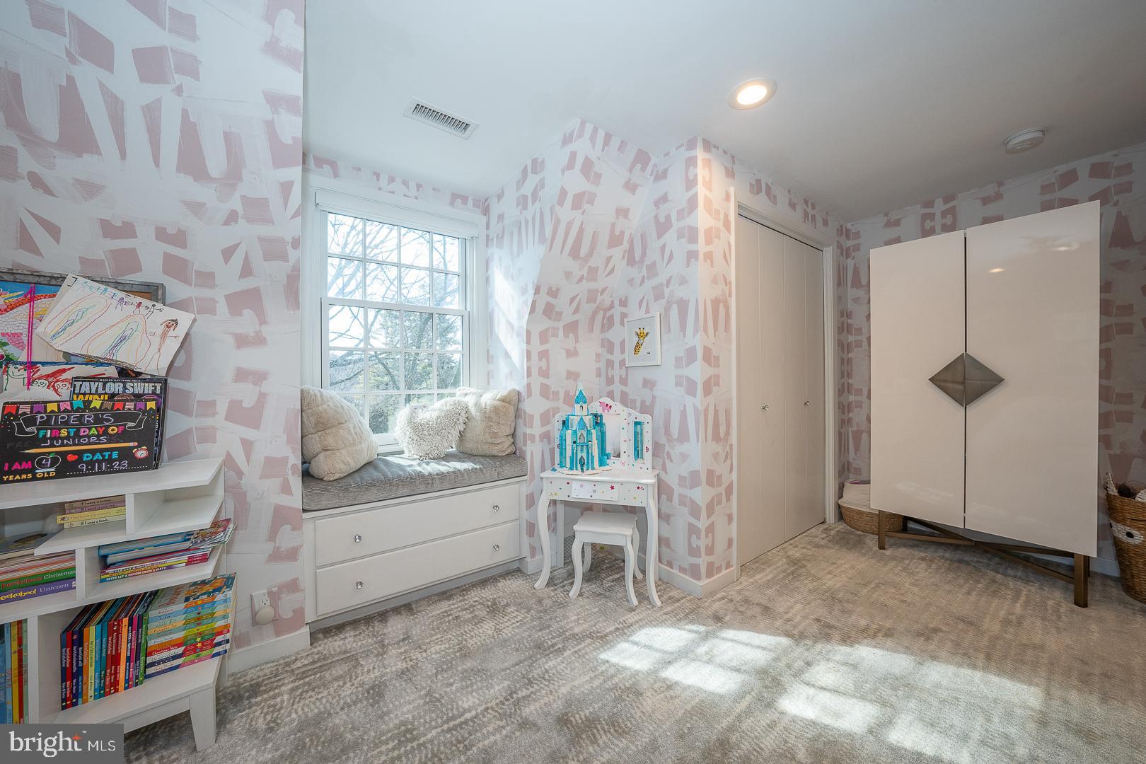 GLADWYNE - Residential