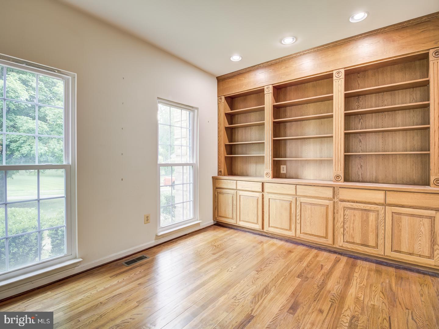 WOODMORE SOUTH - Residential