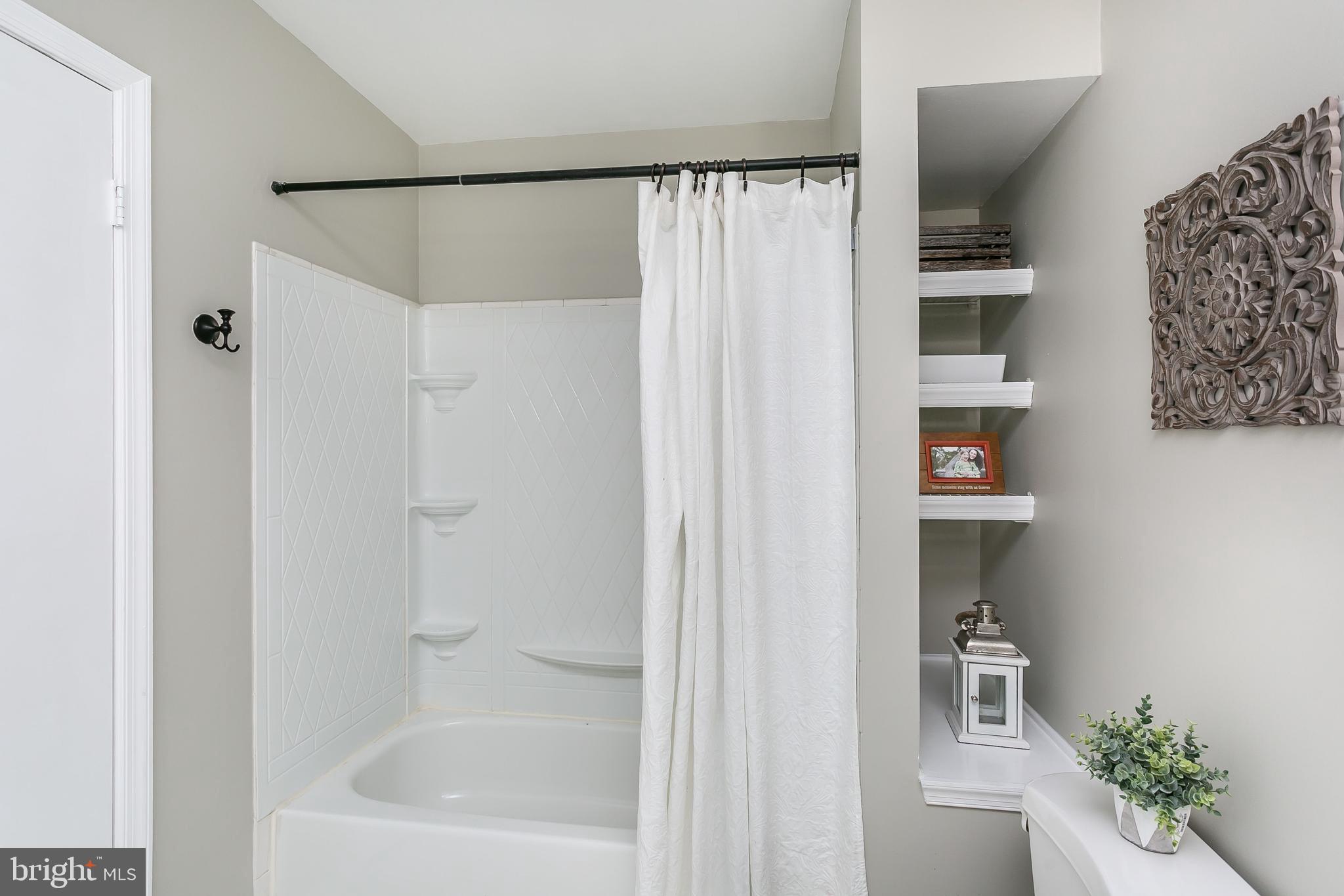 HARRIS HILL - Residential Lease