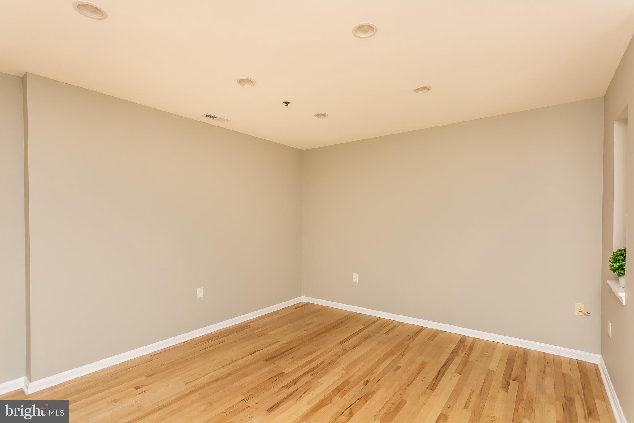 HARRIS HILL - Residential Lease