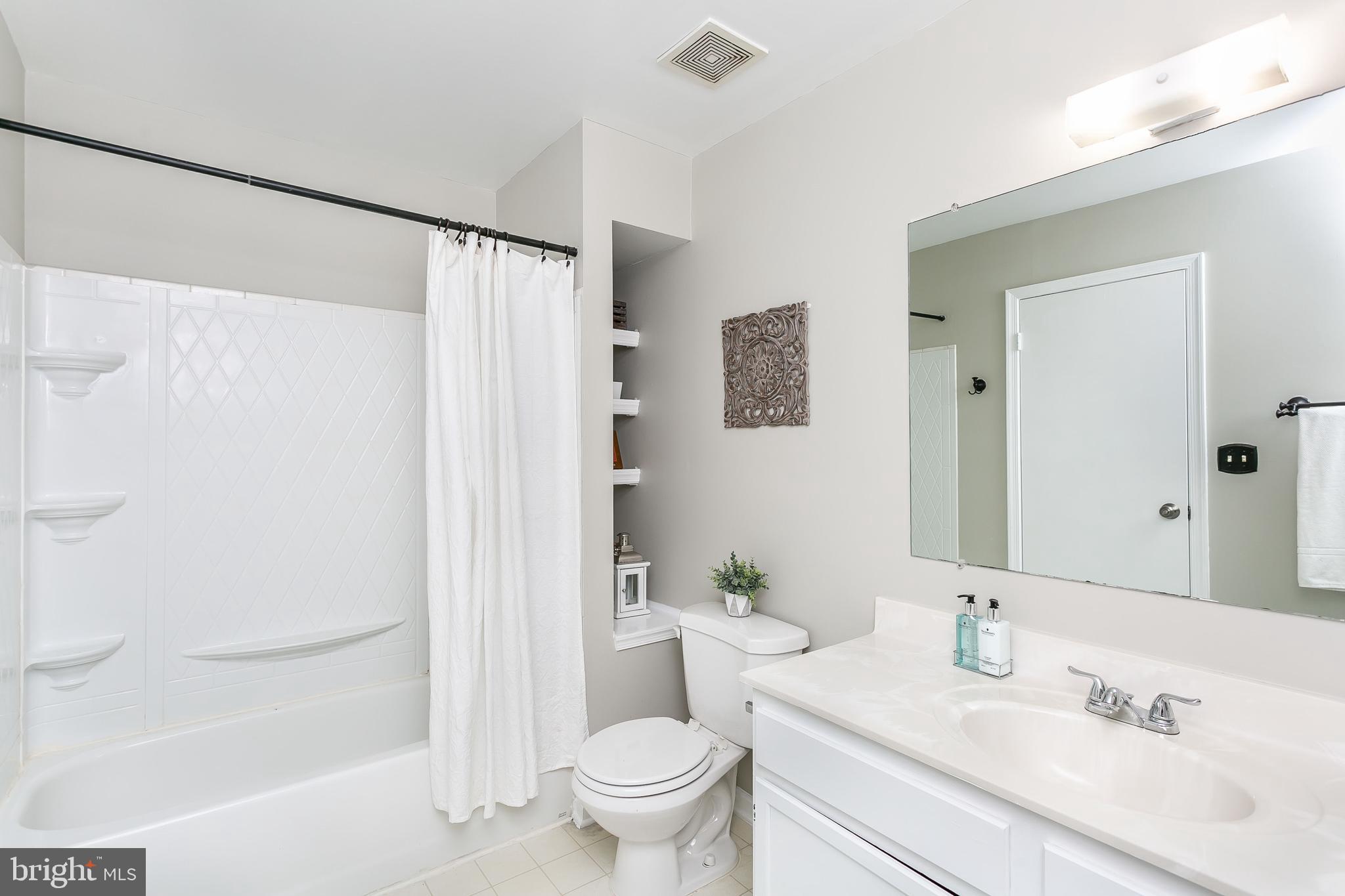 HARRIS HILL - Residential Lease