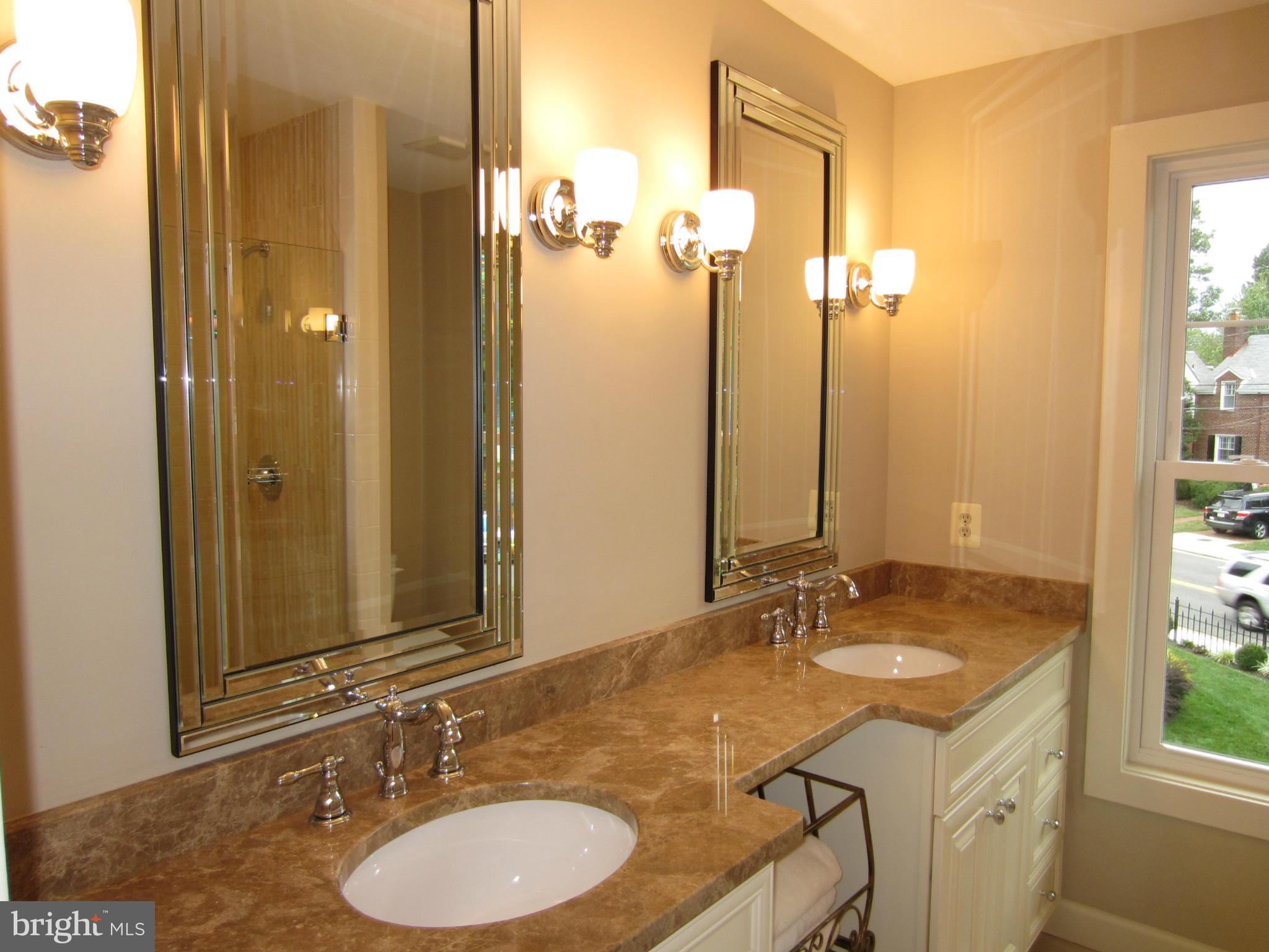 ROSEMONT PARK - Residential