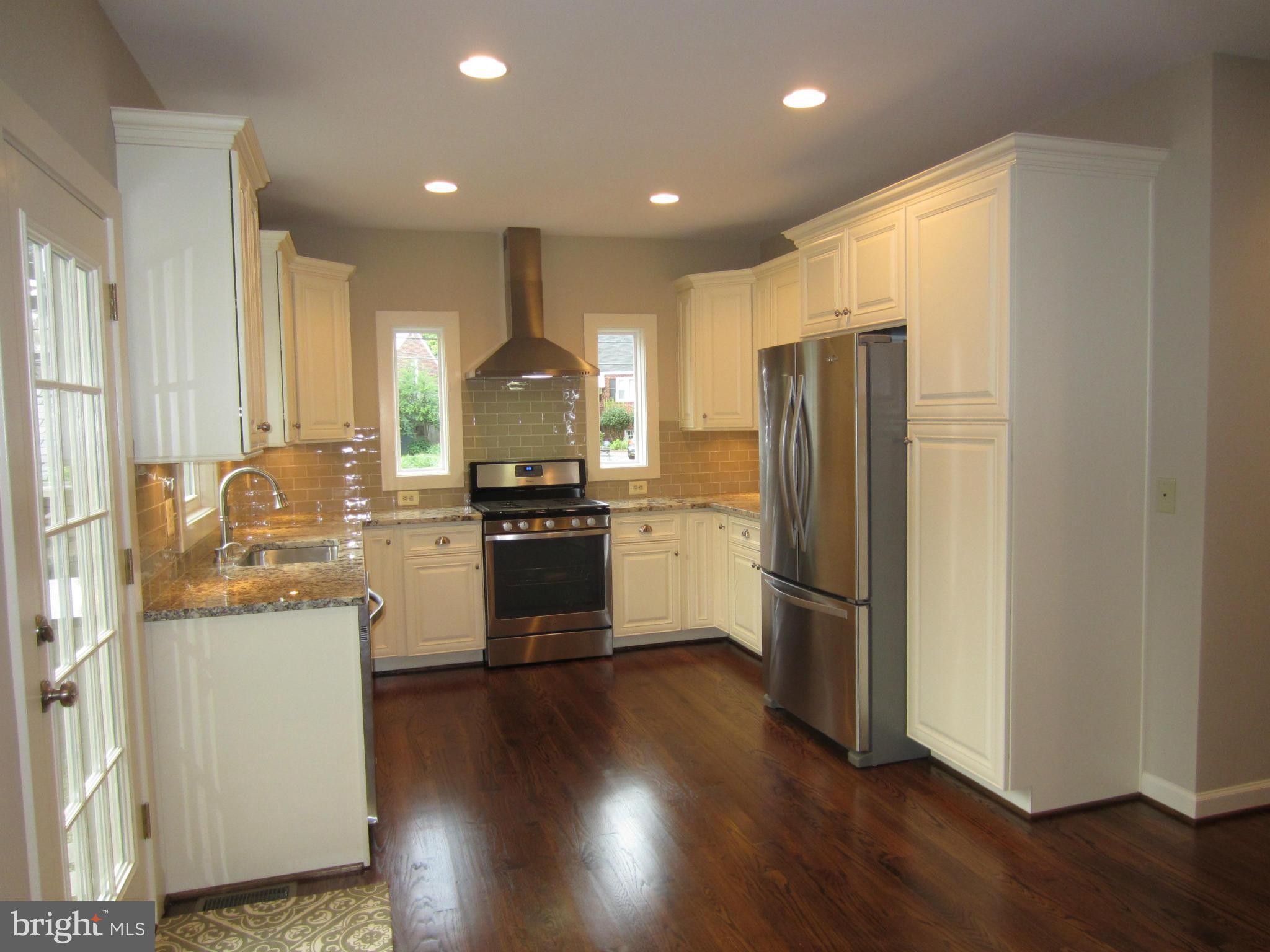 ROSEMONT PARK - Residential