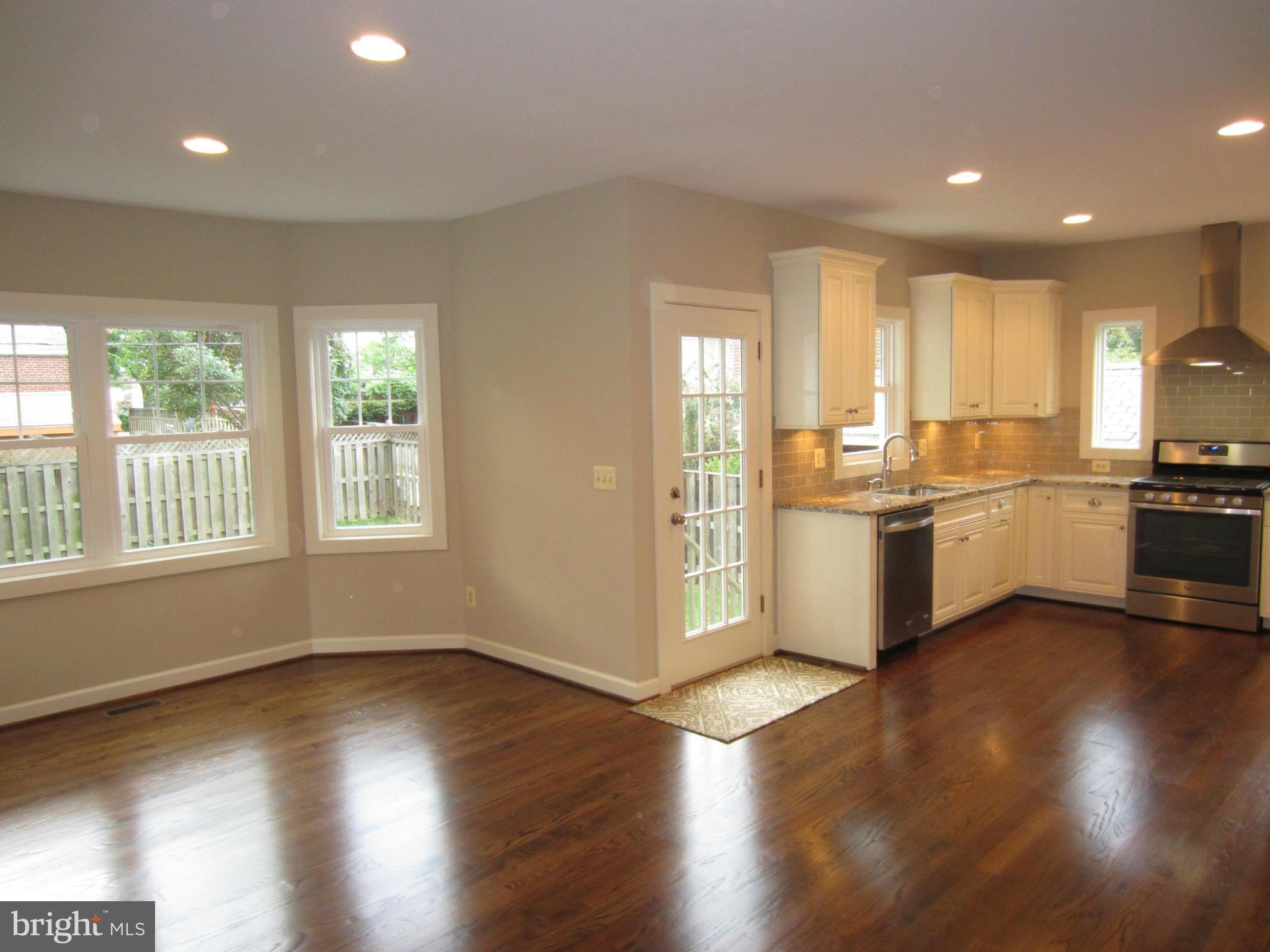 ROSEMONT PARK - Residential