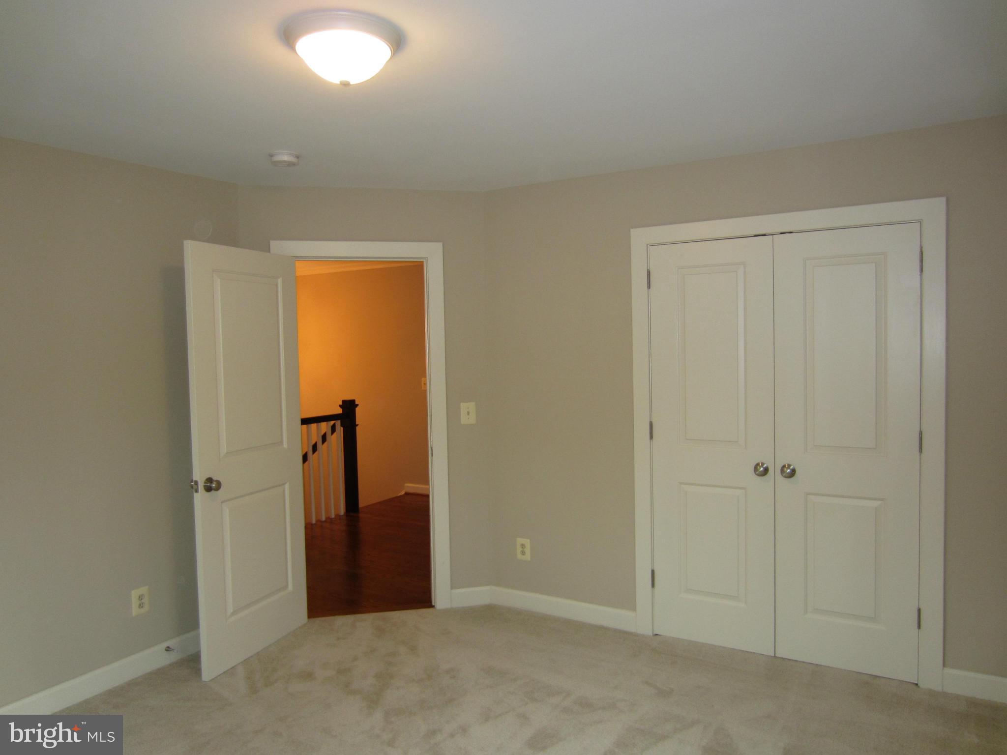 ROSEMONT PARK - Residential