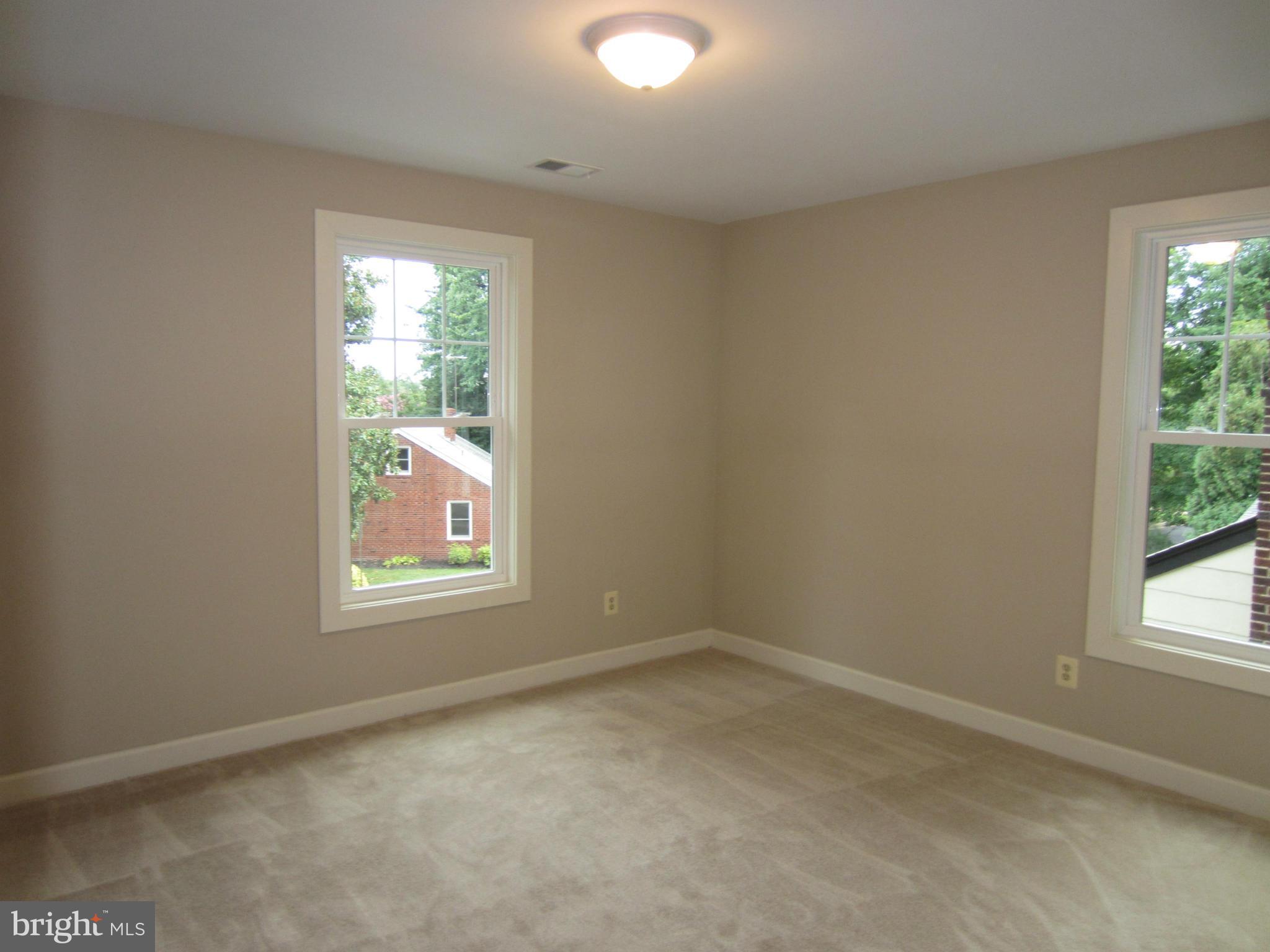 ROSEMONT PARK - Residential