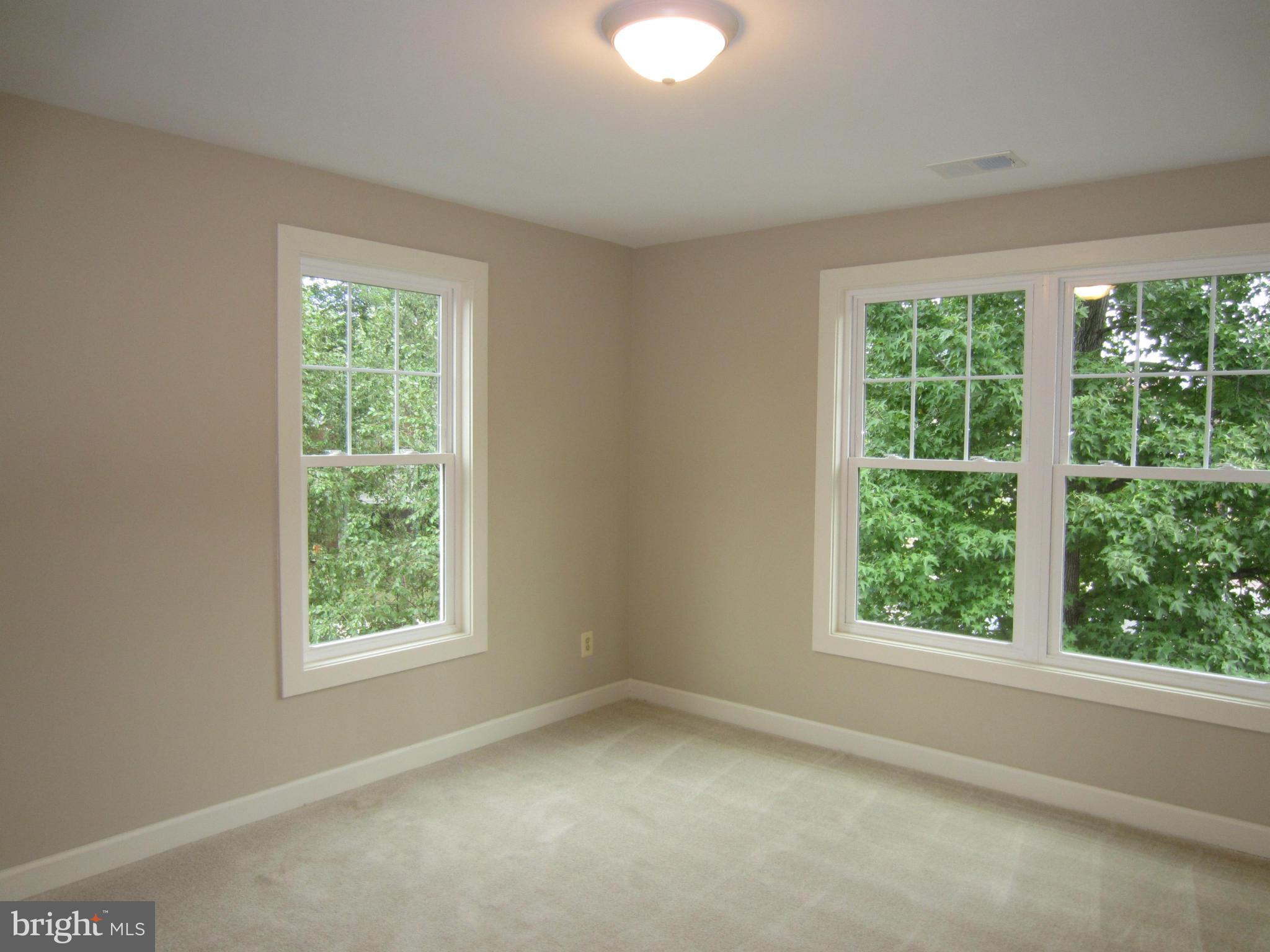 ROSEMONT PARK - Residential