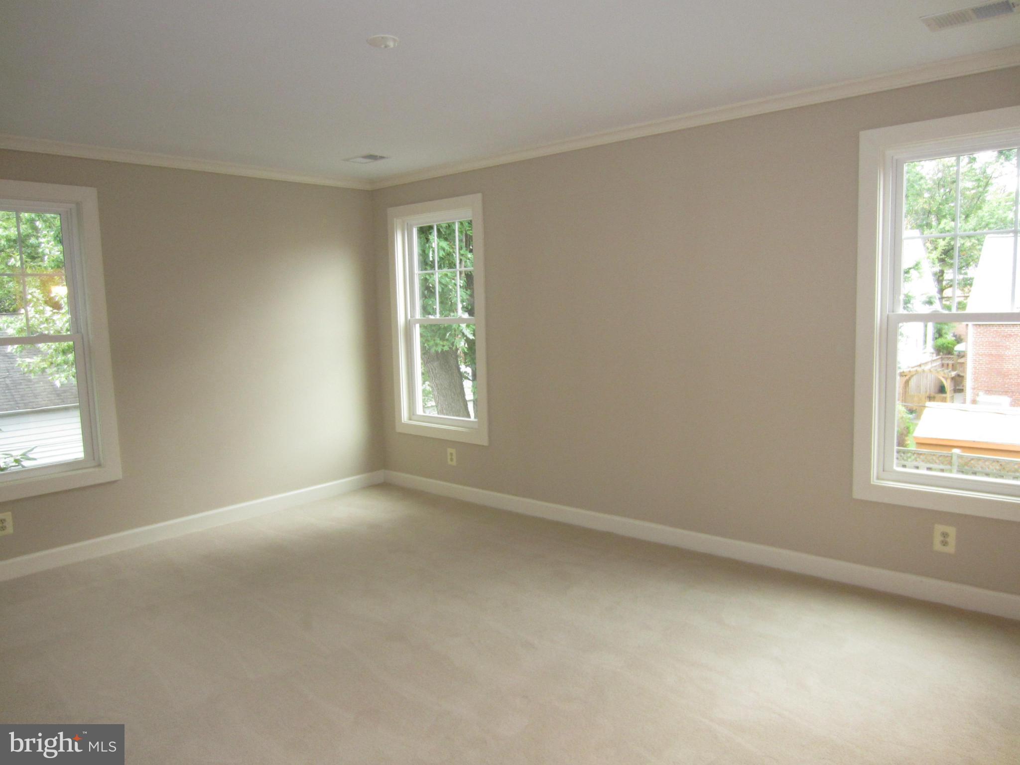 ROSEMONT PARK - Residential