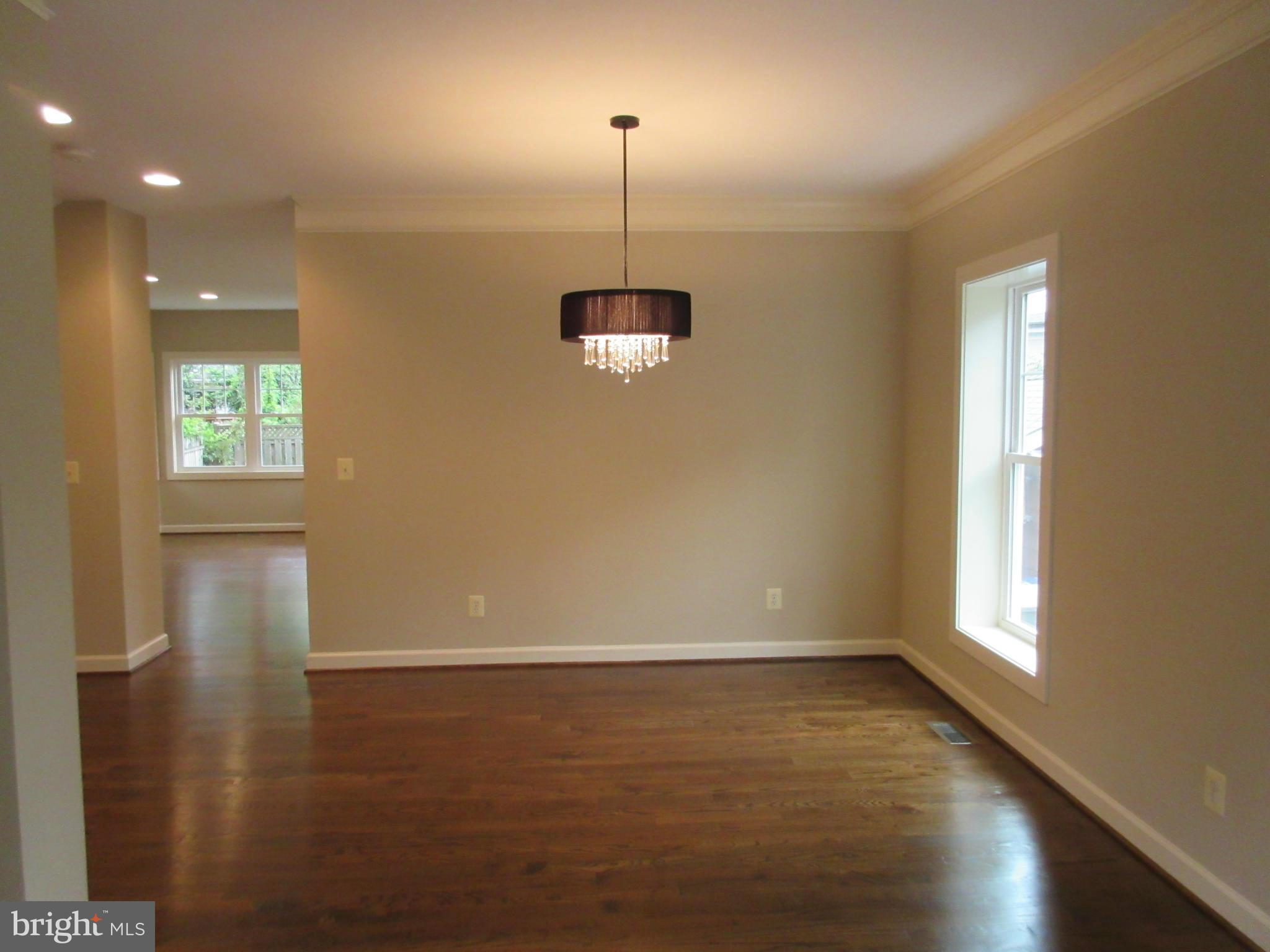 ROSEMONT PARK - Residential